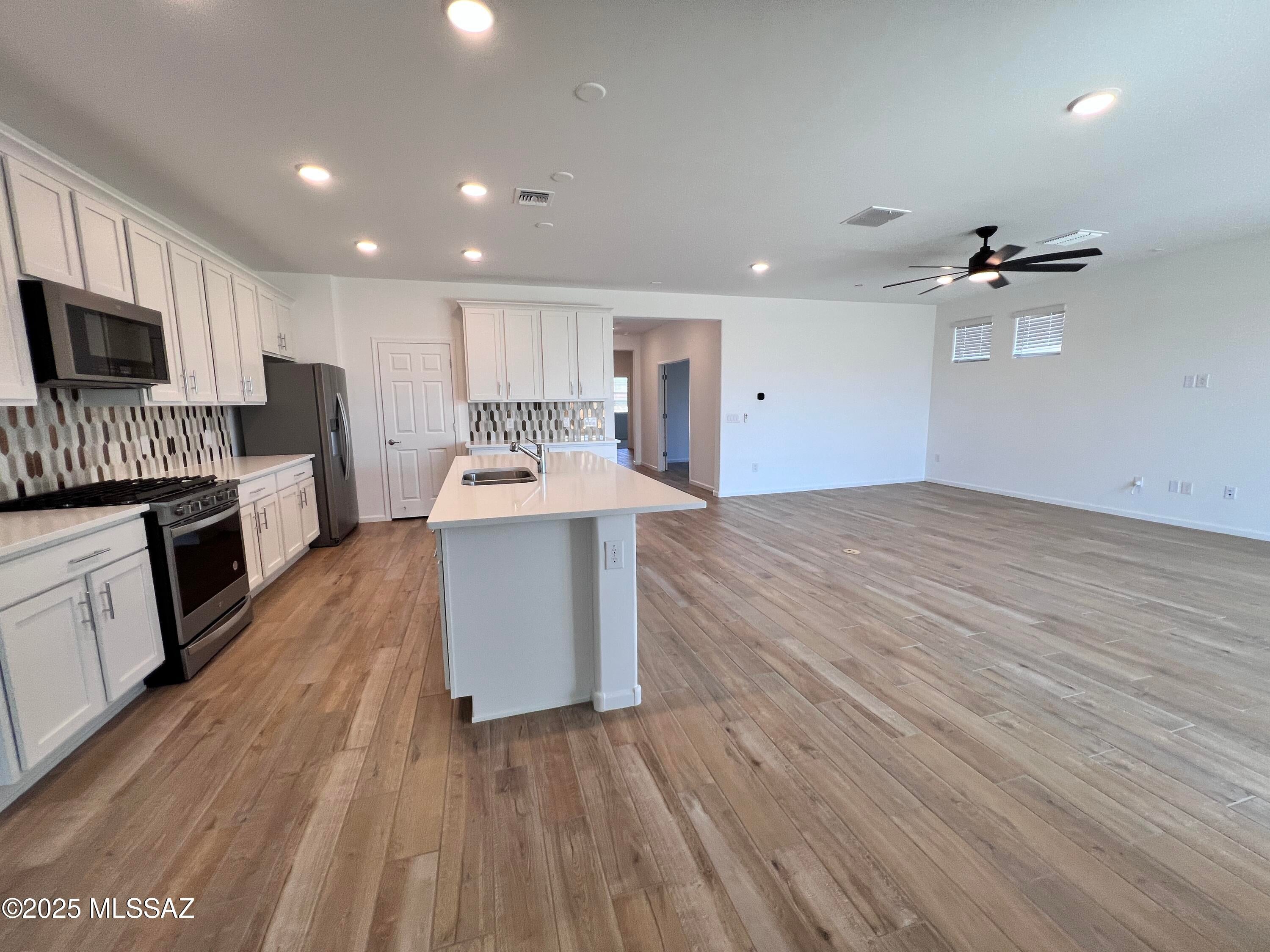 The Vistas At Rincon Knolls SQ20153450534 - Residential Lease