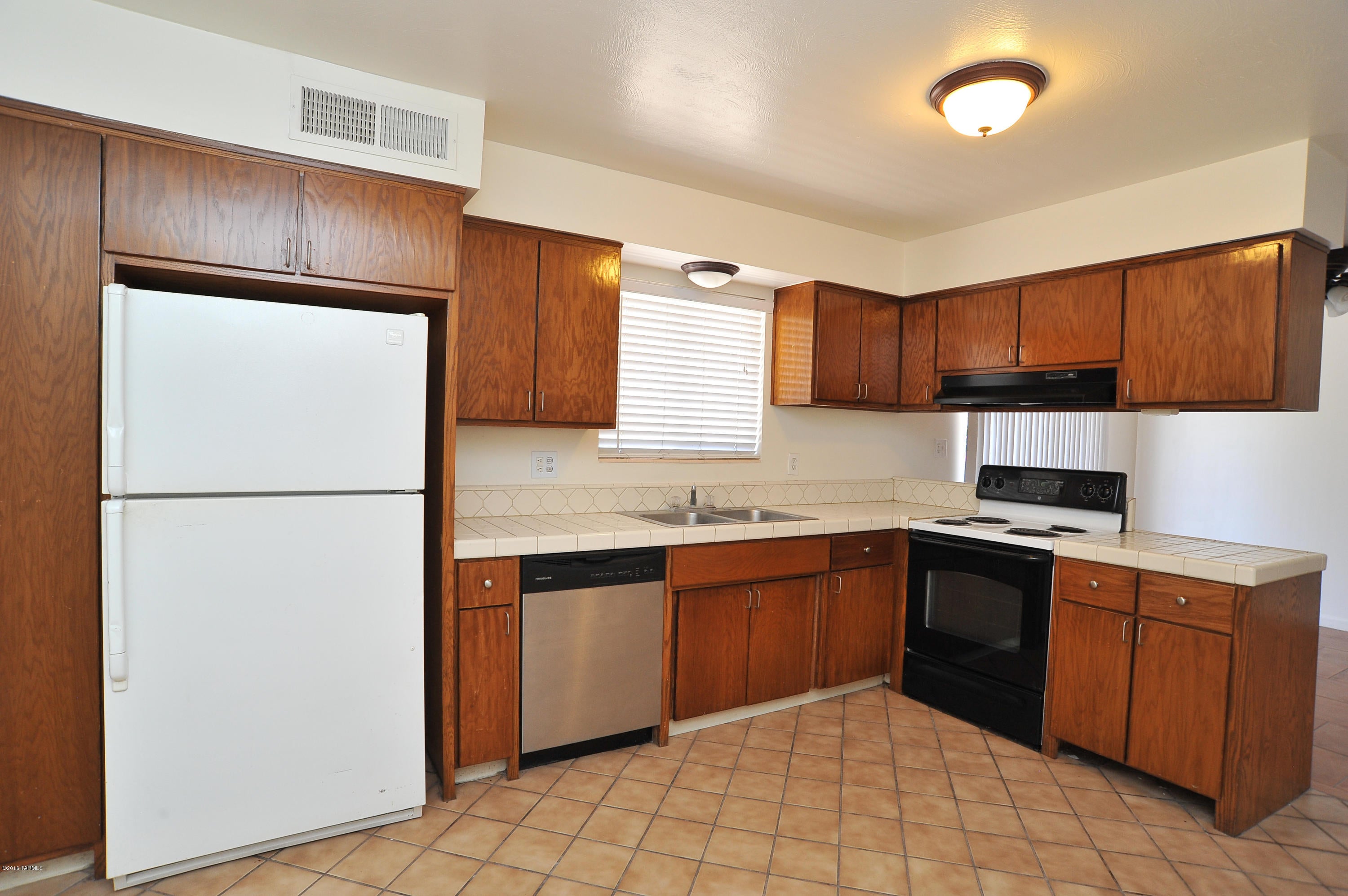Ocotillo Park (40-76) - Residential Lease