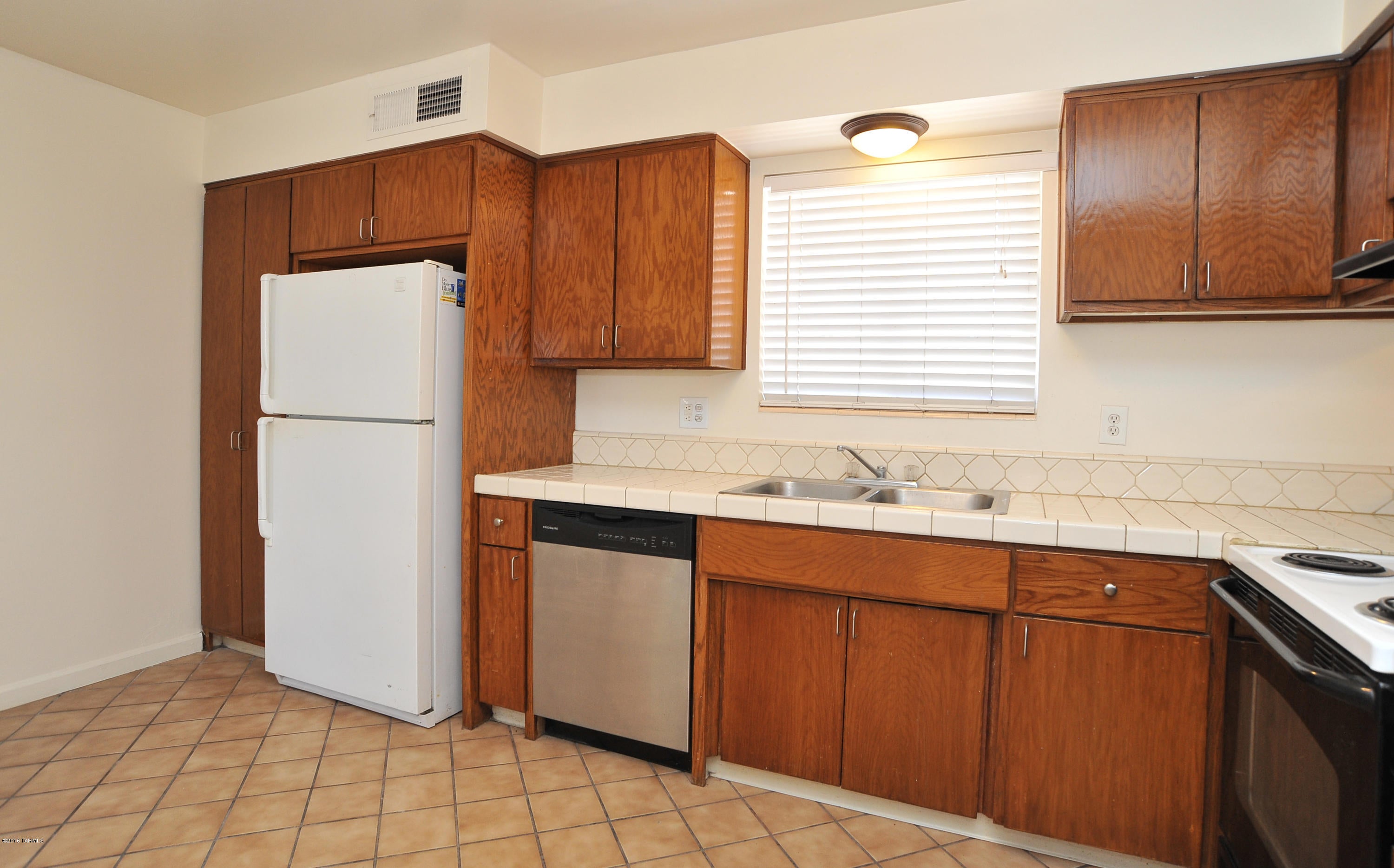 Ocotillo Park (40-76) - Residential Lease