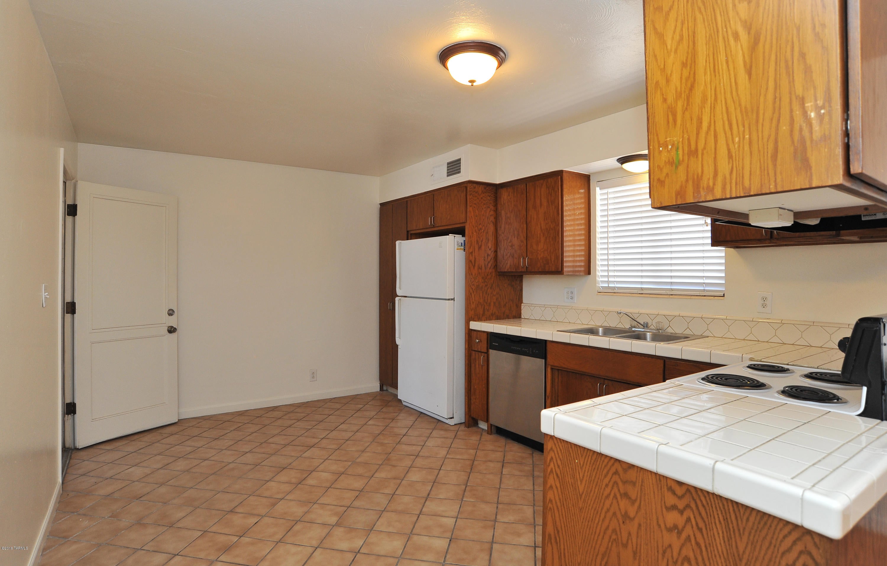 Ocotillo Park (40-76) - Residential Lease