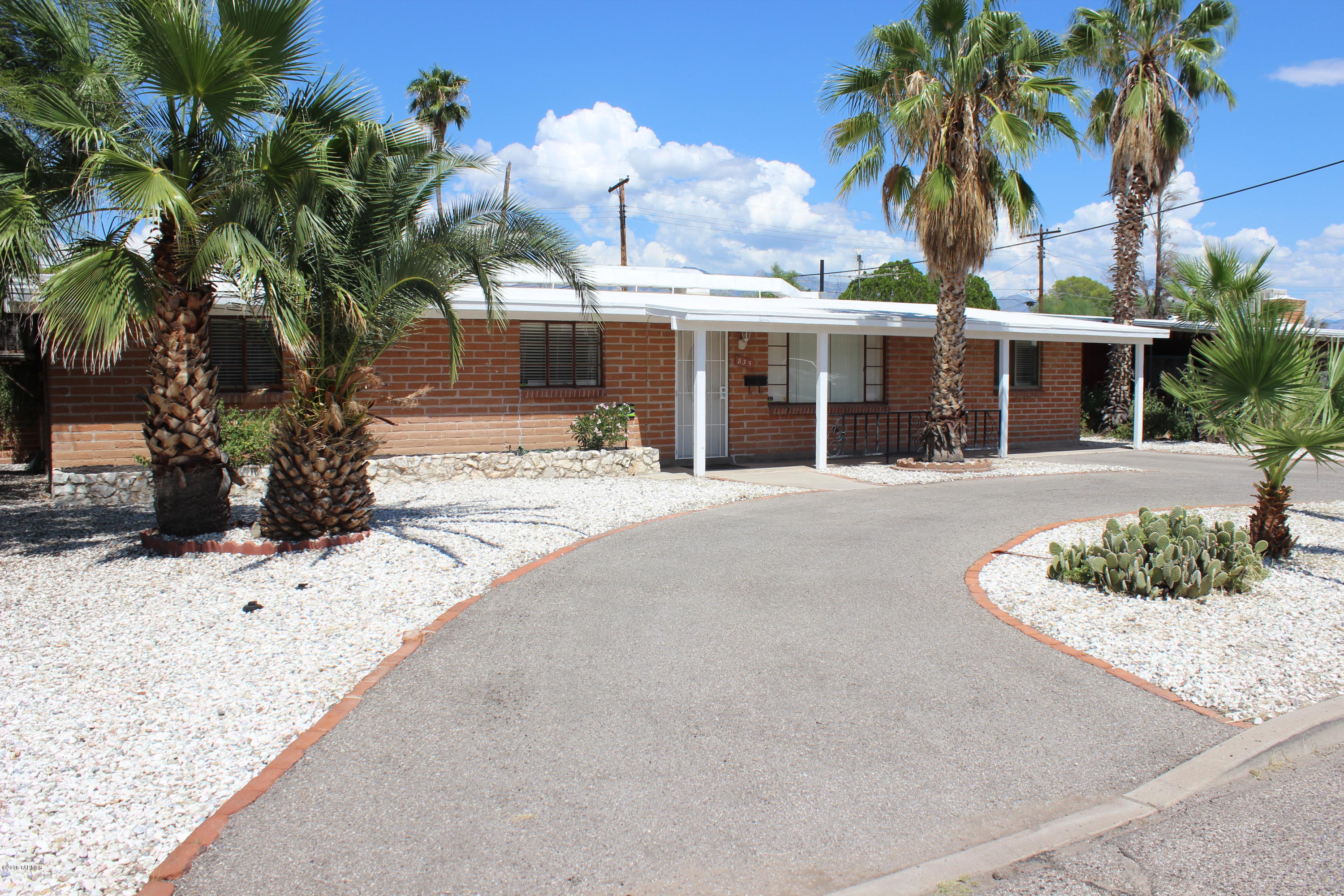 Central Gem (near U of A): This 2008-remodeled home features two master bedrooms, Jacuzzi tub, walk-in closets, and ceiling fans, along with a large, separate laundry/storage room and large backyard. Great property for a student or family. As an income property rents received ranged from $1800-$2000 per month. This home is a must-see!