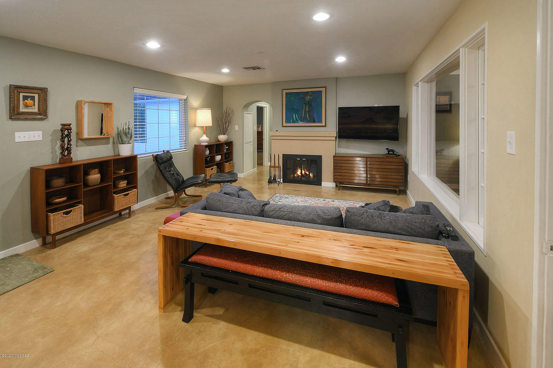 Arnold Manor - Residential