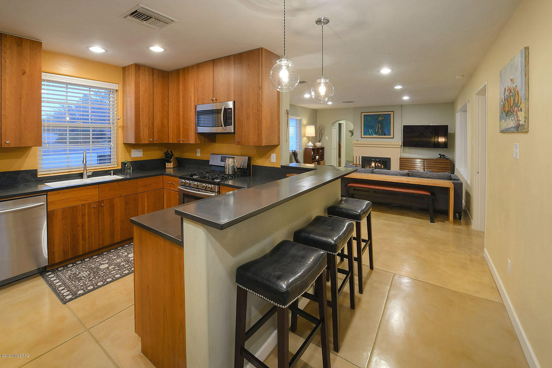 Arnold Manor - Residential