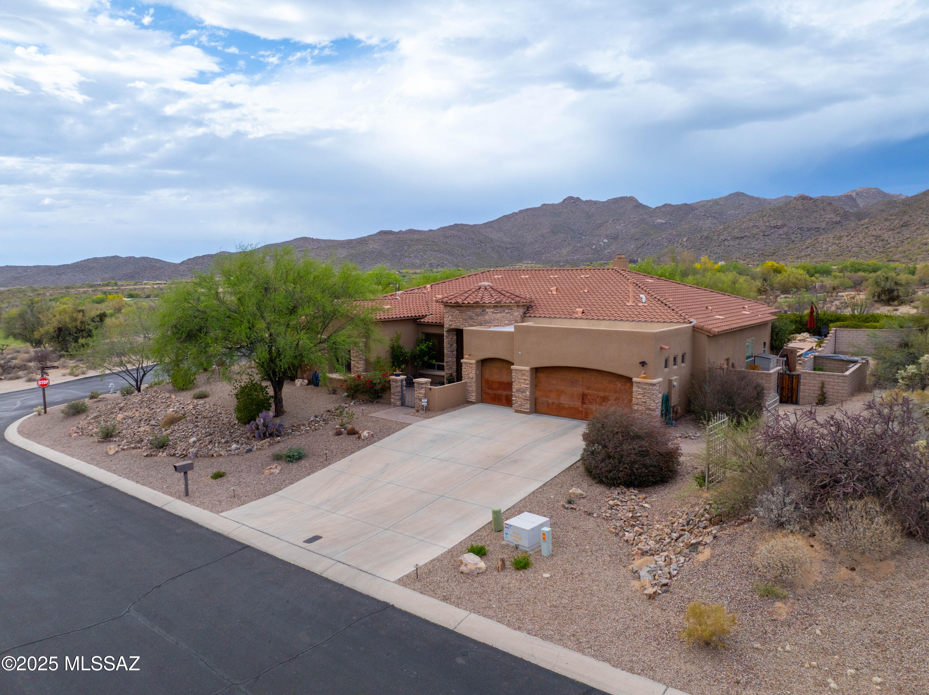 Dos Lagos at Dove Mountain (1-91) - Residential