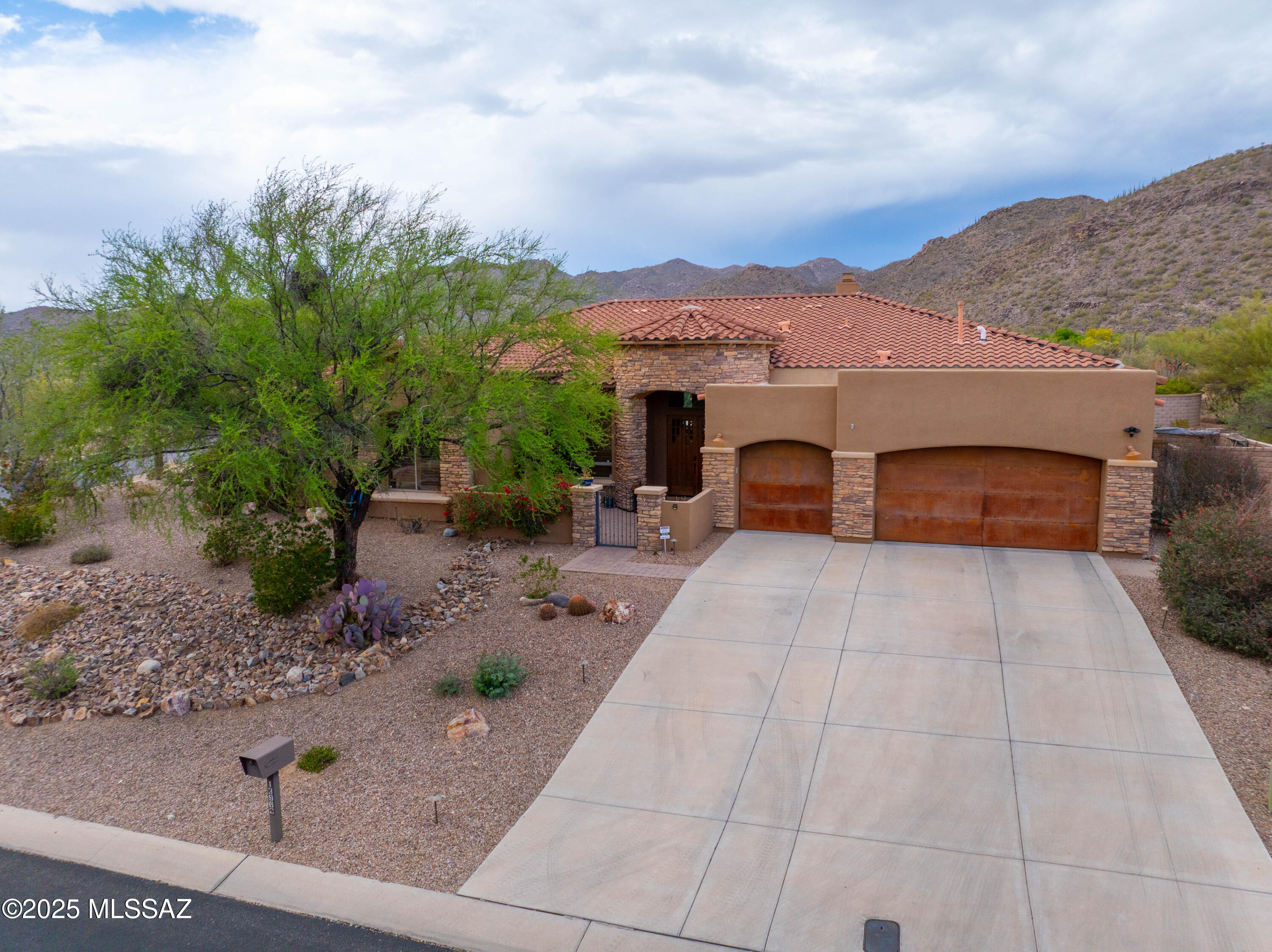 Luxury Living on the 18th Hole | Unmatched Mountain View's

Nestled within the exclusive Dos Lagos at Dove Mountain, this stunning single-story retreat offers the ultimate blend of luxury, tranquility, and golf course living. Wake up to breathtaking mountain views and enjoy seamless indoor-outdoor living with an elegant pool and spa designed for pure relaxation. Situated on the 18th hole of The Gallery South, this home is more than a residence—it's a lifestyle of prestige and serenity. Whether you're teeing off at sunrise or unwinding beneath Arizona's painted skies, every moment here is extraordinary.