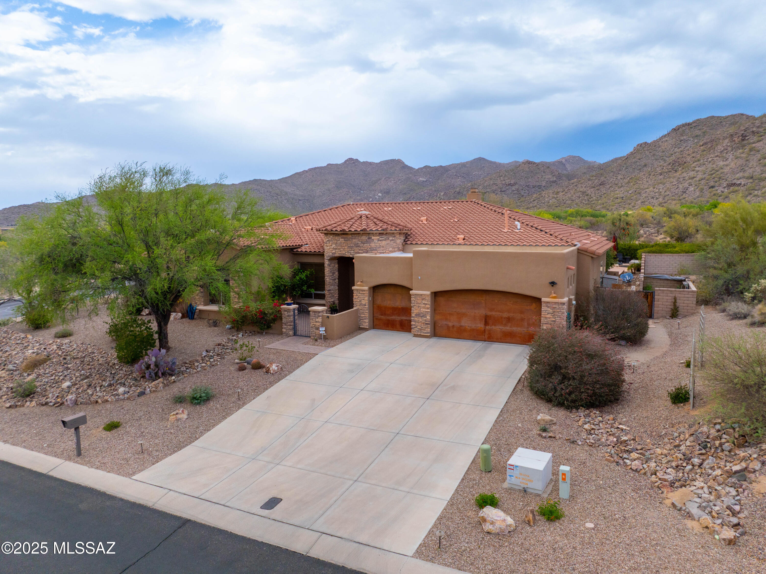 Dos Lagos at Dove Mountain (1-91) - Residential