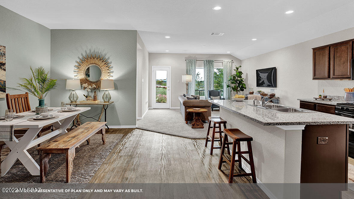 Saguaro Bloom SQ20180540069 - Residential