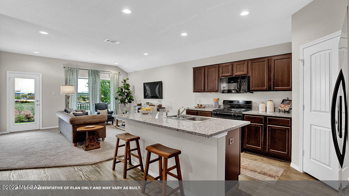 Saguaro Bloom SQ20180540069 - Residential