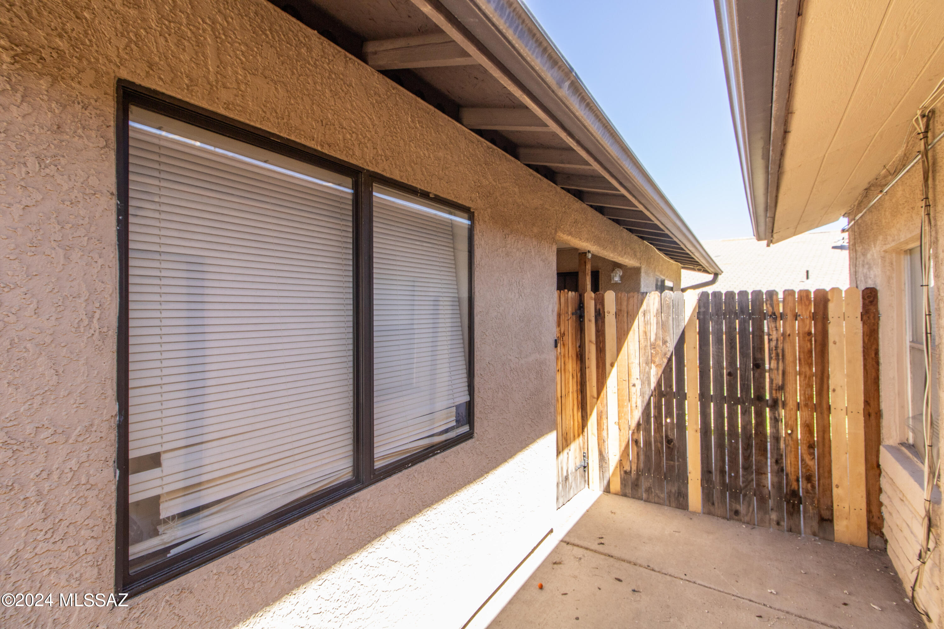 Unsubdivided - Residential Lease