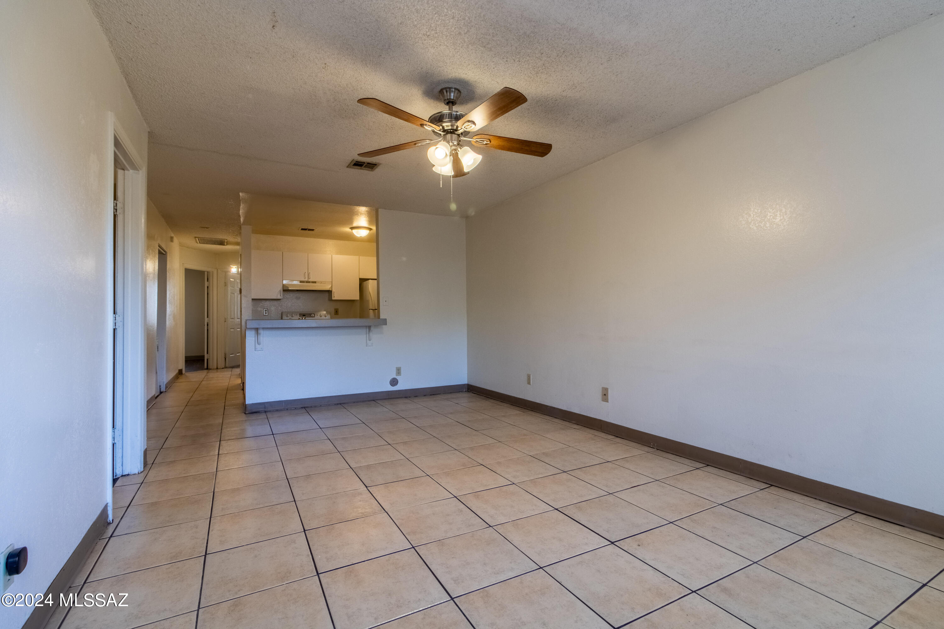 3 bedrooms with 2 full baths. Great centrally located unit with secluded feel. Home comes with all kitchen appliances, even washer/dryer new laminate flooring in bedrooms (No Carpet) . Call now to schedule showing!