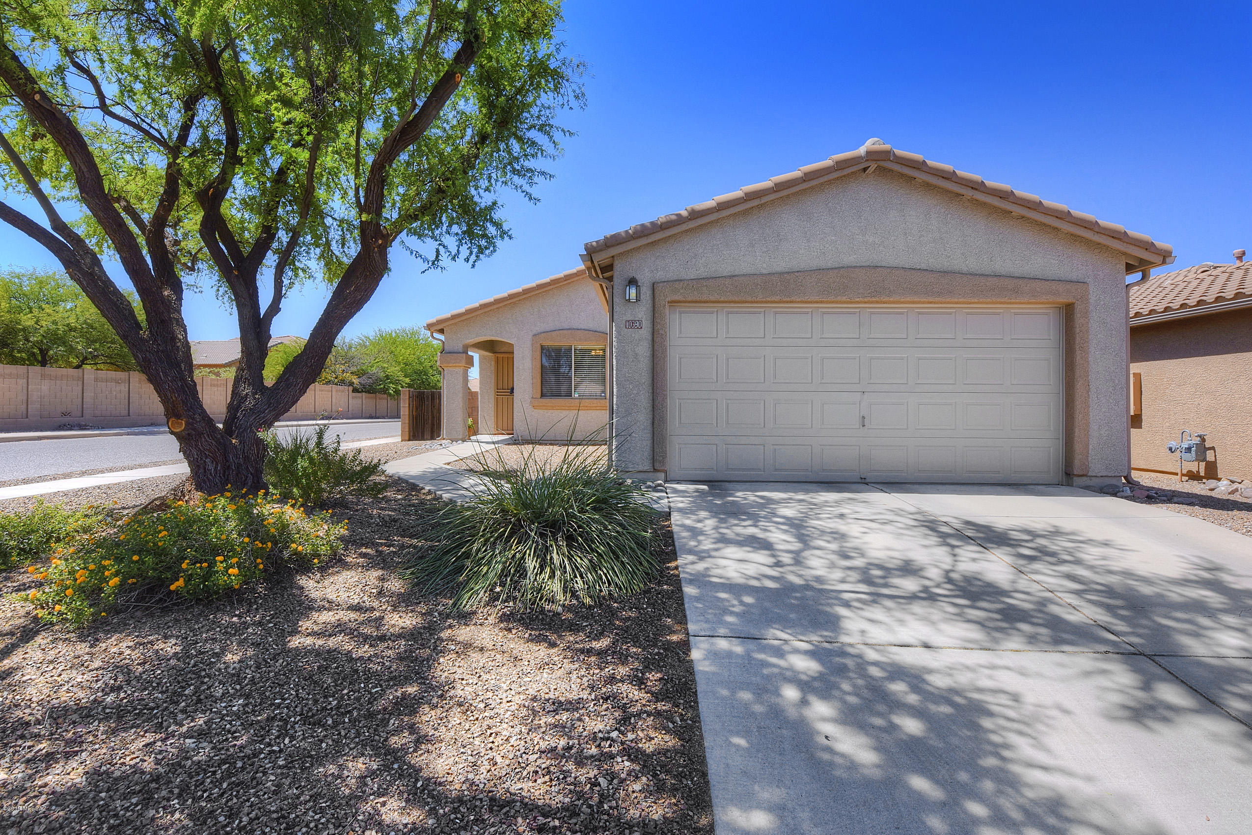 Beautifully acquainted corner lot with spacious yard. Interior displays true pride of ownership and is ready for you to call it home! Don't miss out!