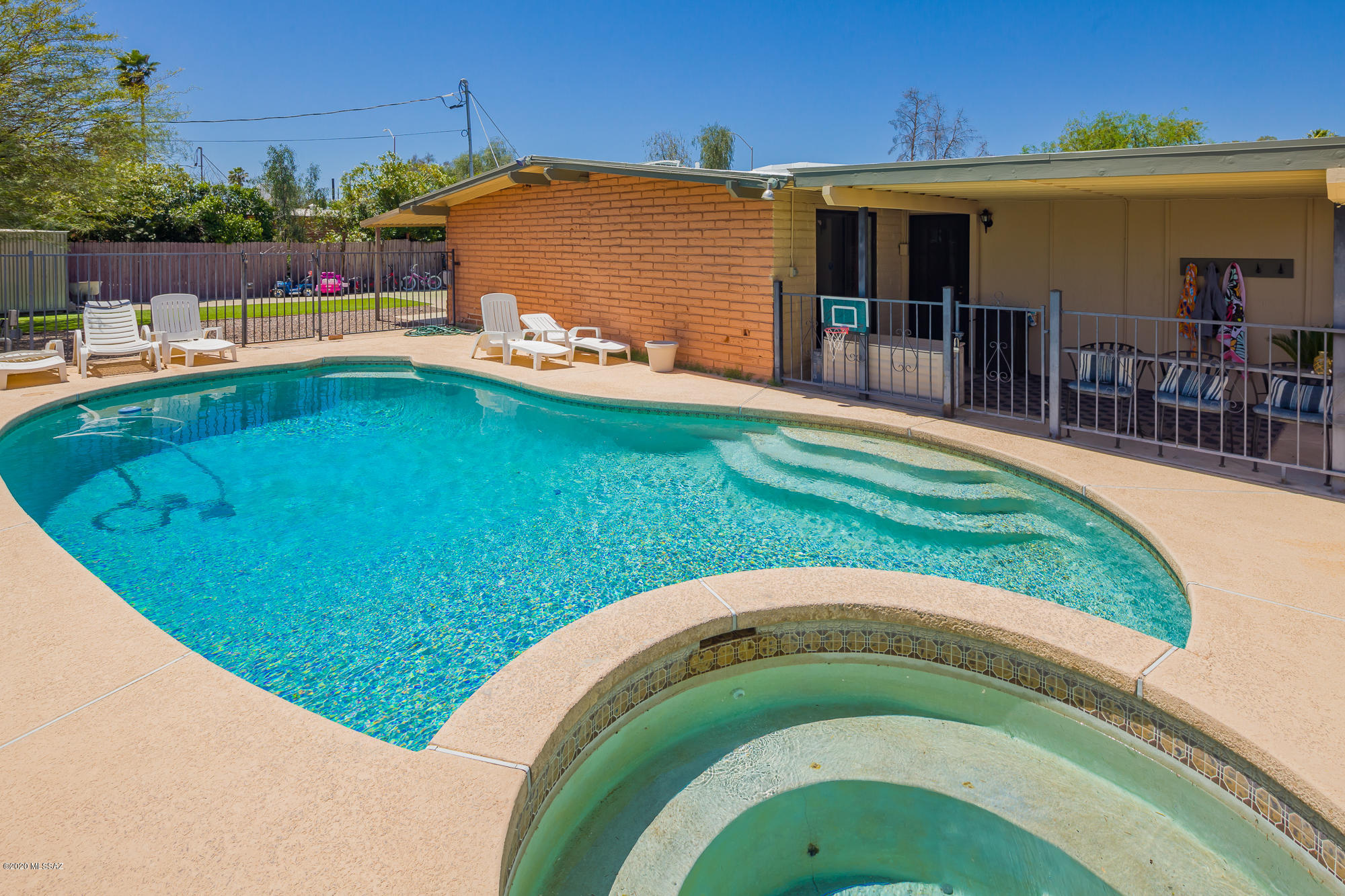 Kingston Knolls Terrace - Residential