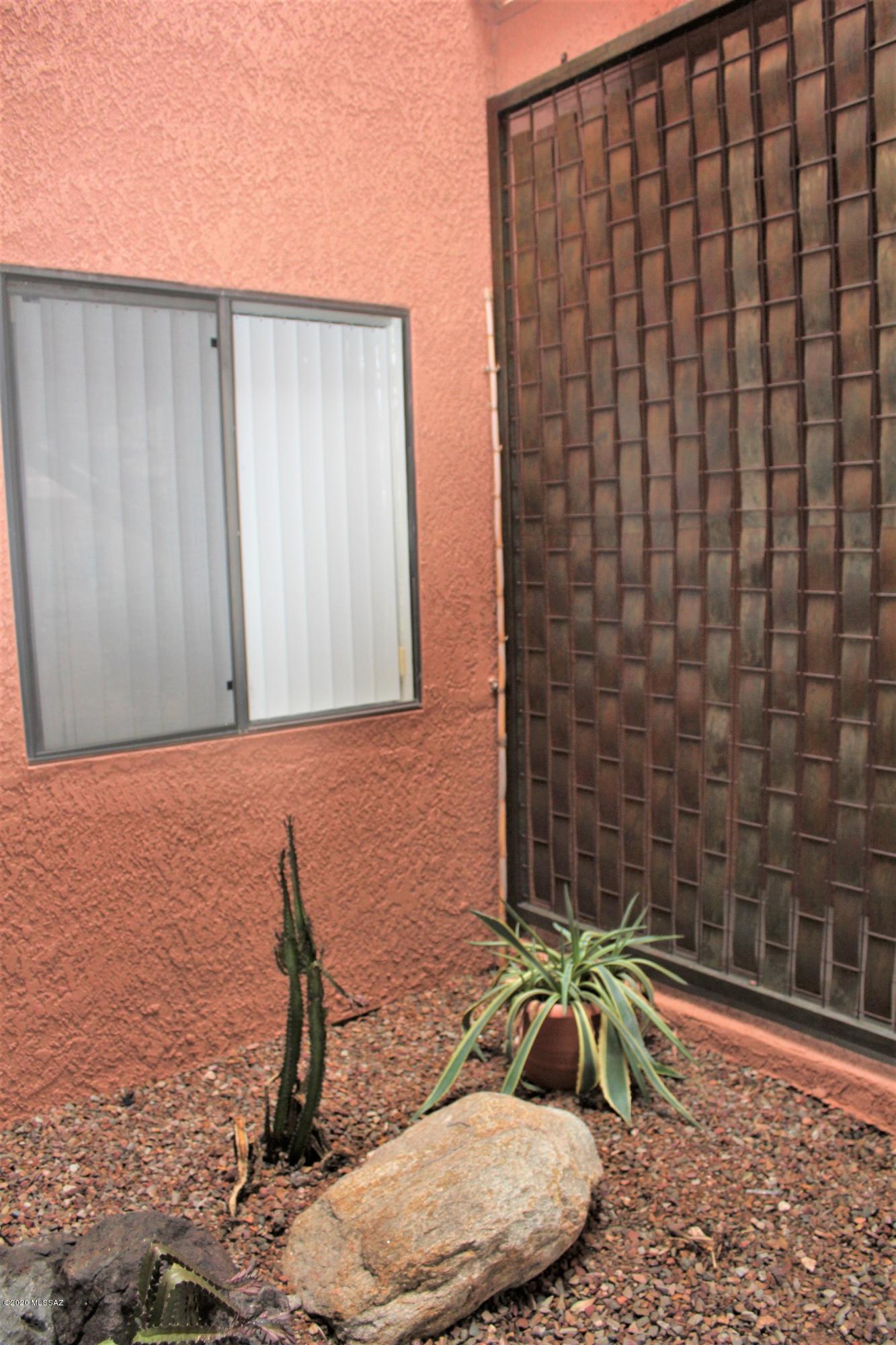 Ventana Vista Condominiums - Residential