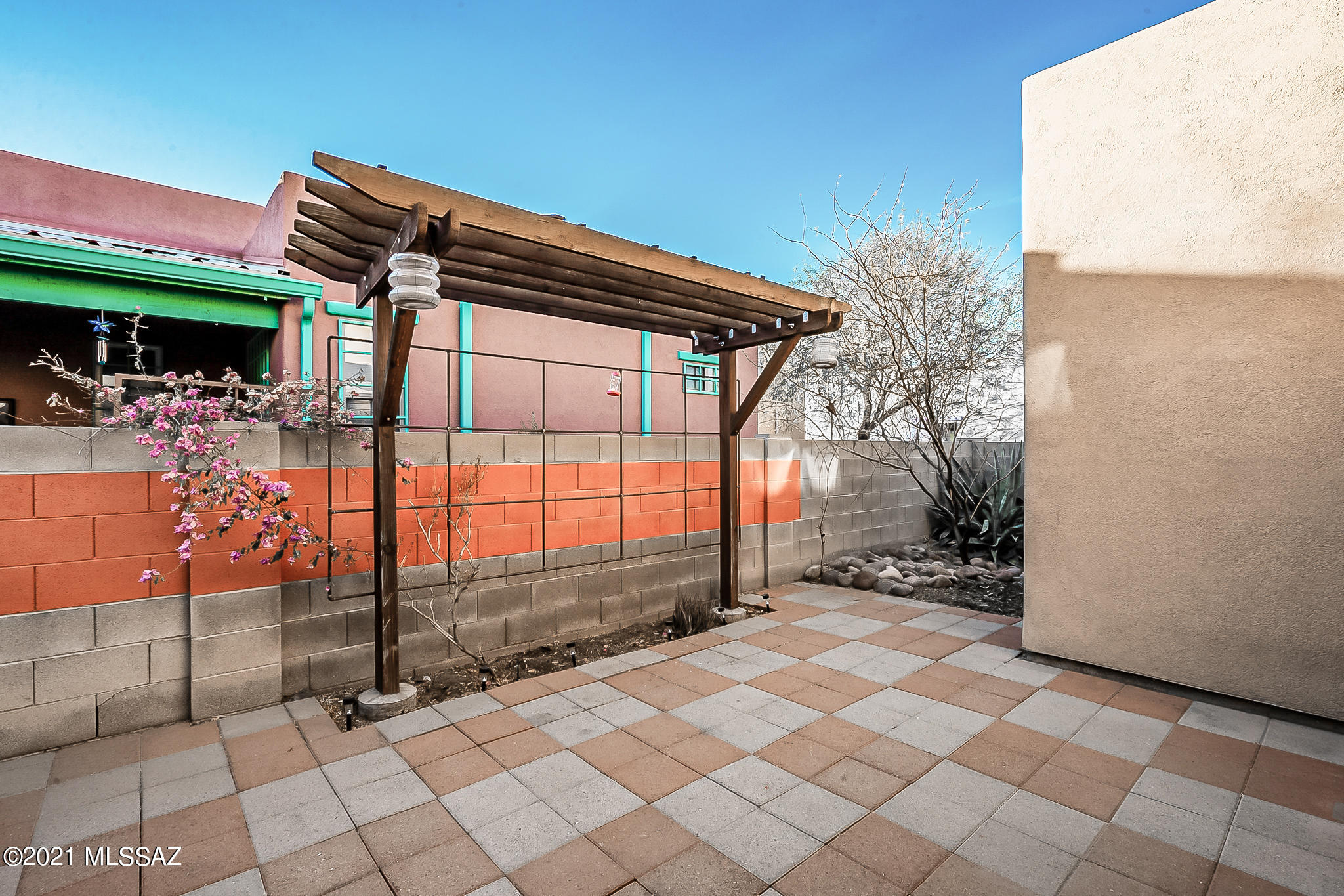 Paseo Estrella (1-104) - Residential
