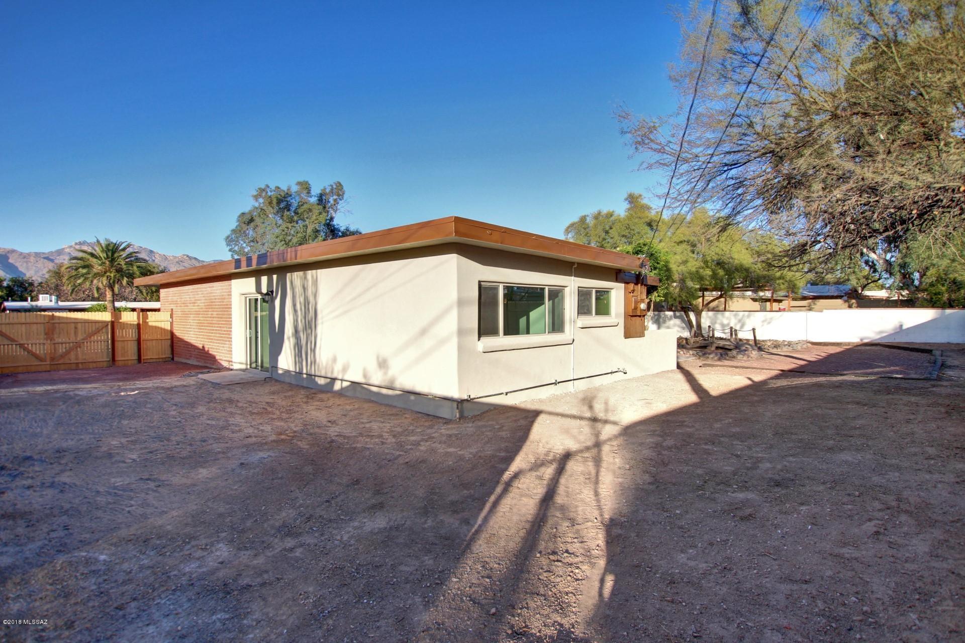 Carlos Terrace - Residential