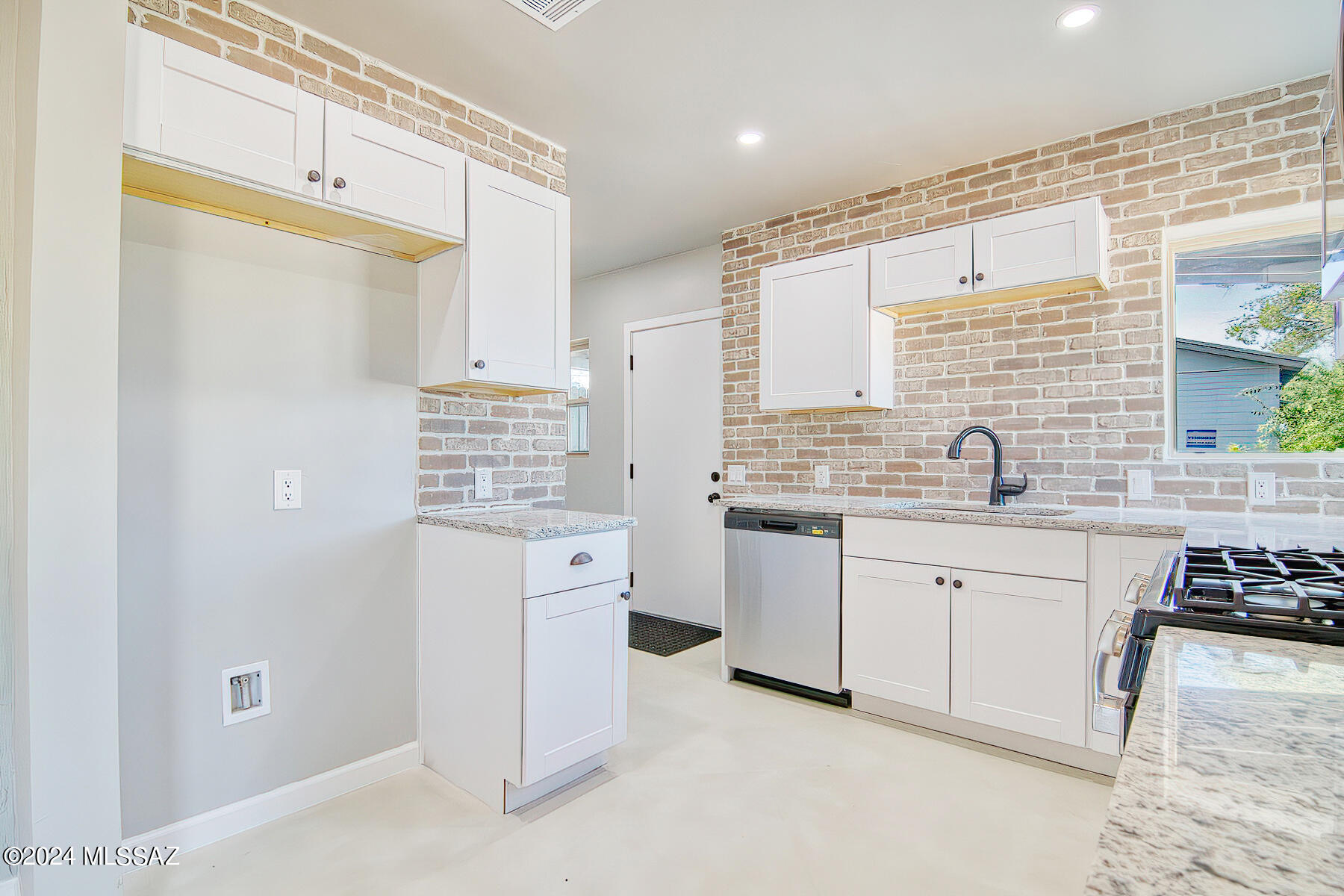 Del Monte Village - Residential
