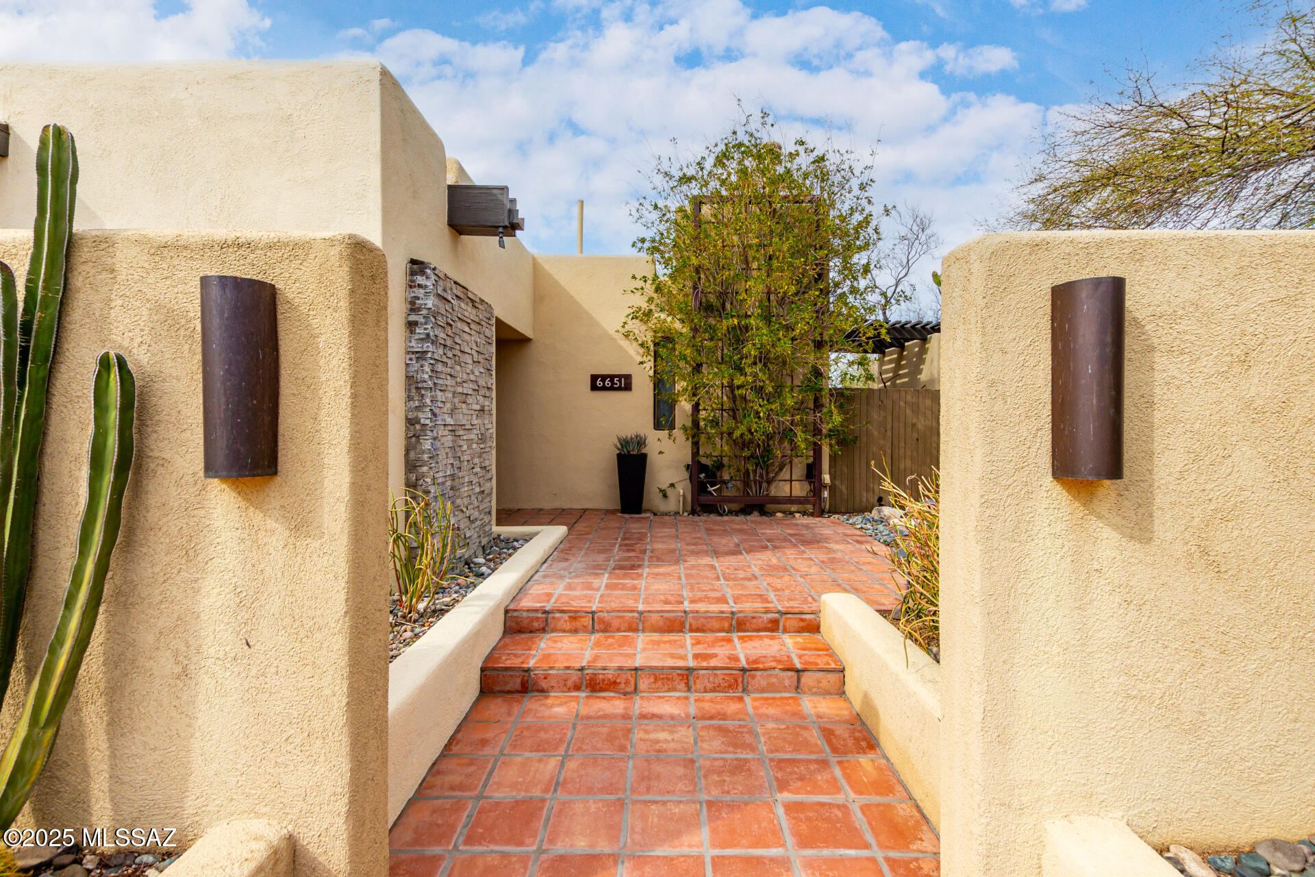 Paseo Los Altos (1-8) - Residential
