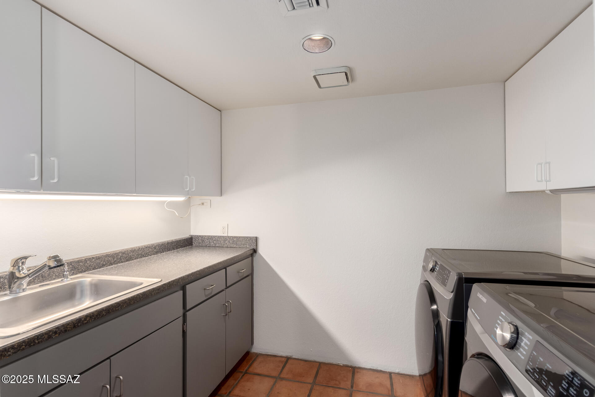 Paseo Los Altos (1-8) - Residential