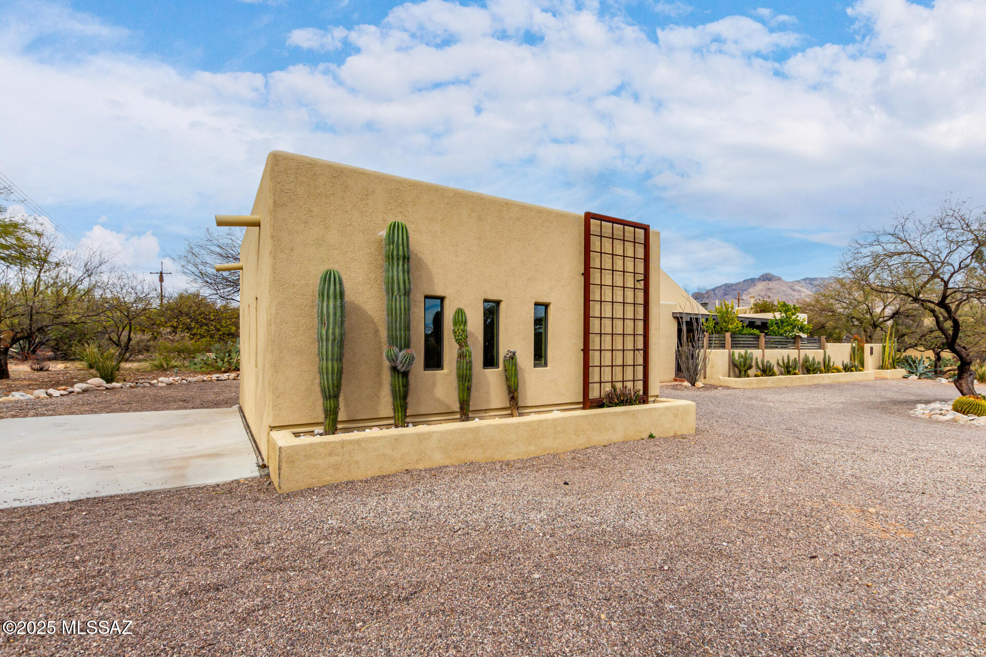 Paseo Los Altos (1-8) - Residential