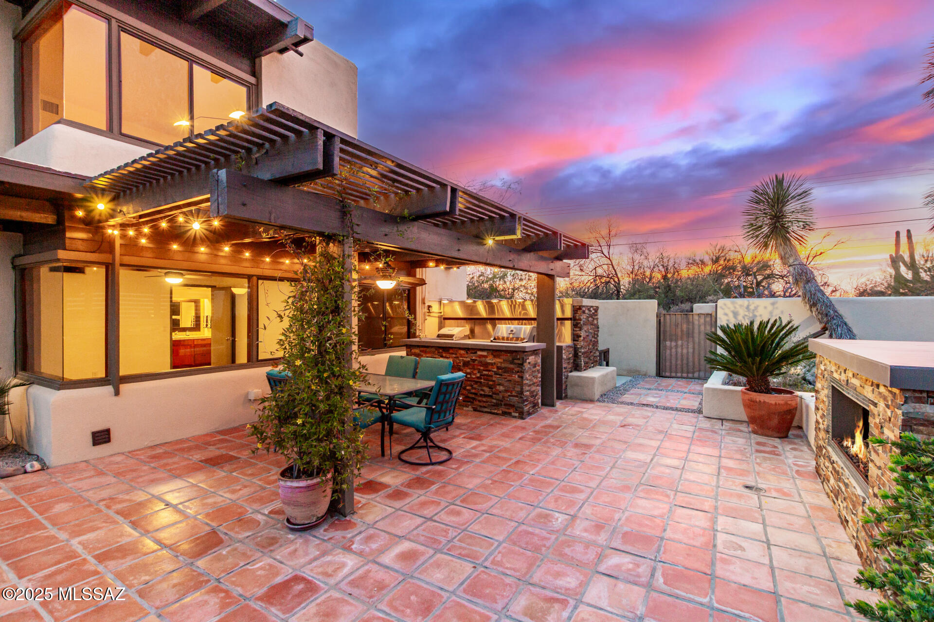 Paseo Los Altos (1-8) - Residential