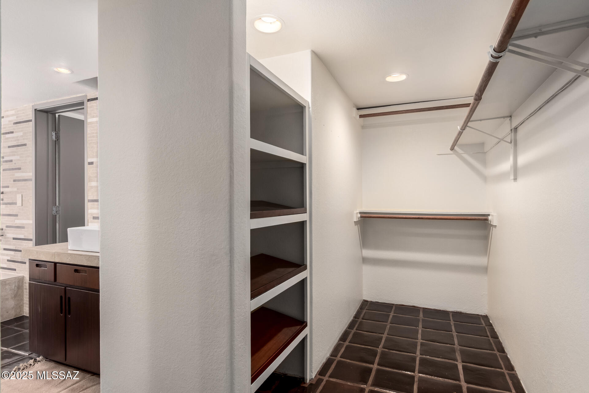 Paseo Los Altos (1-8) - Residential