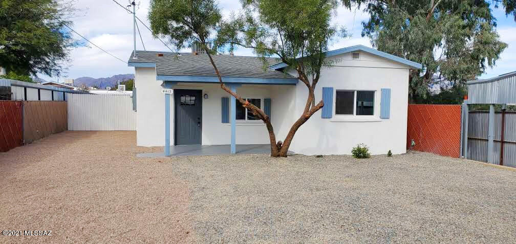 Adorable bungalow available now!
