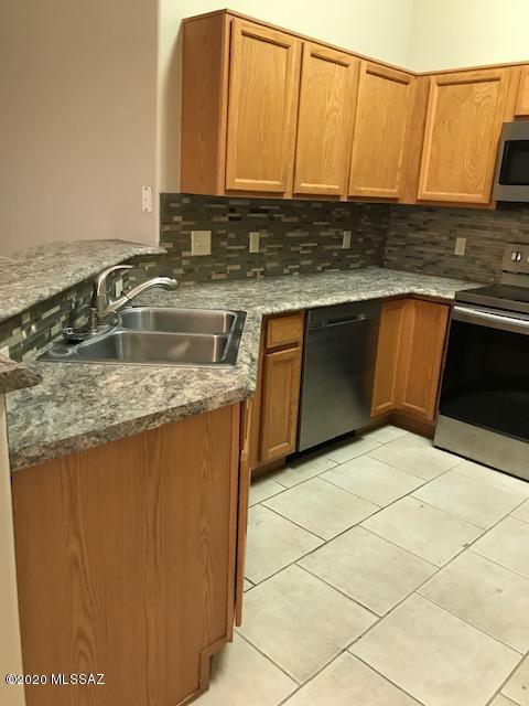 Rancho Vistoso Neighborhood 2 Ph2 (163-180, 221-244, 262-318) - Residential Lease