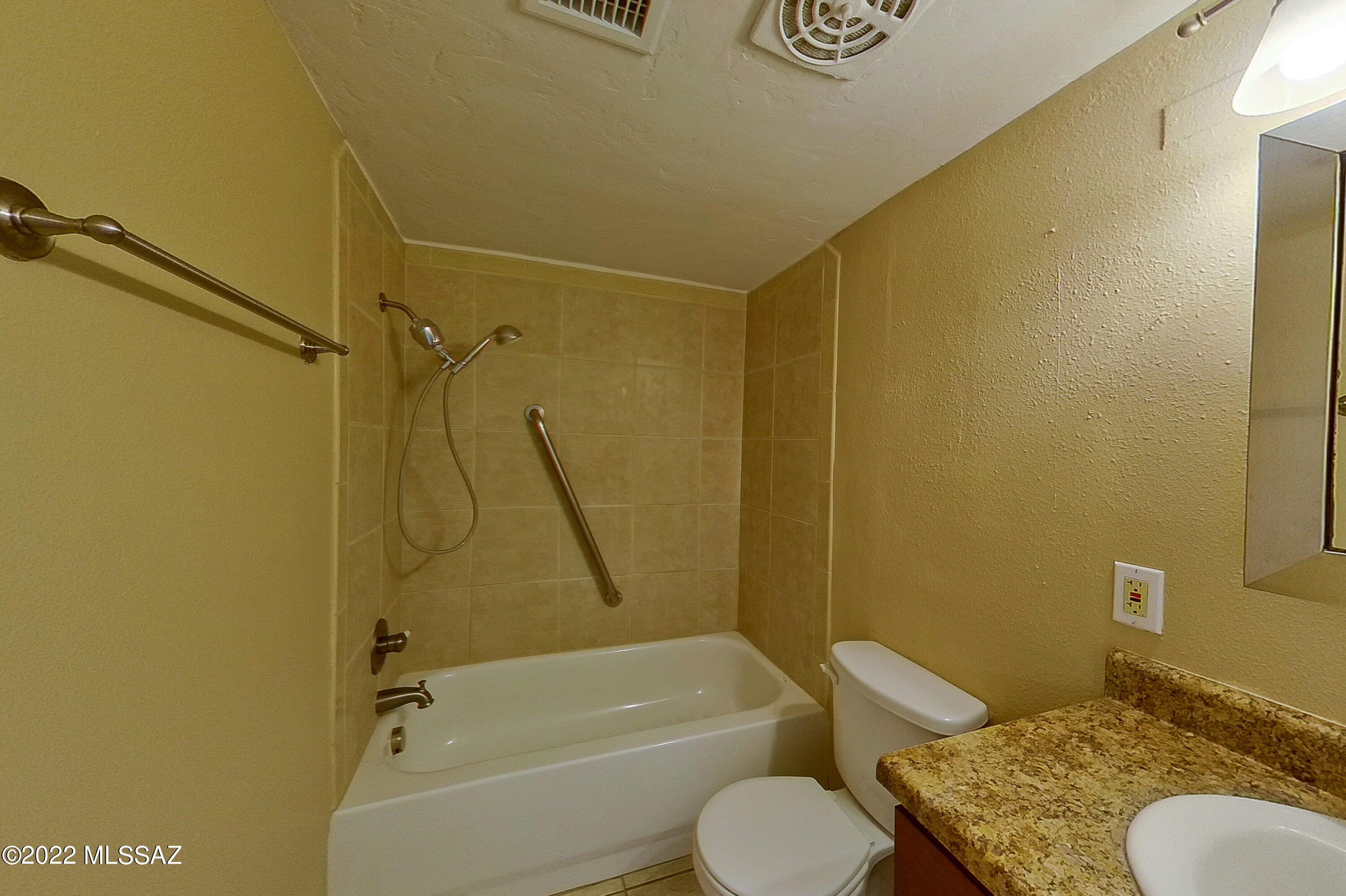 Columbus Park Condominiums (1-60) - Residential
