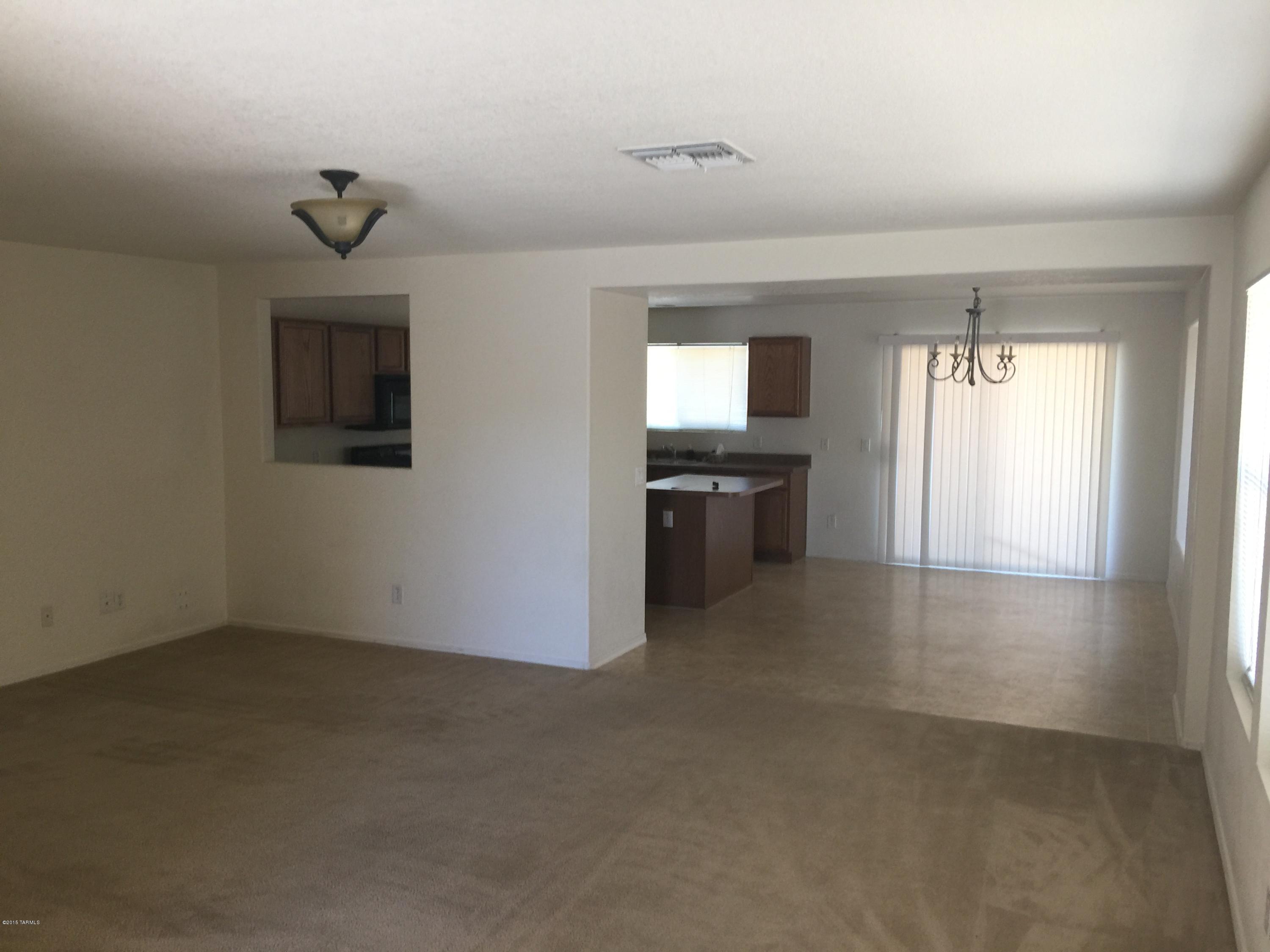 3312 s Twilight Echo Road Tucson, AZ 85735 Newer 3 bedroom 2 bath home. Open floor plan. Extra long drive way located at the end of a cul-de-sac.