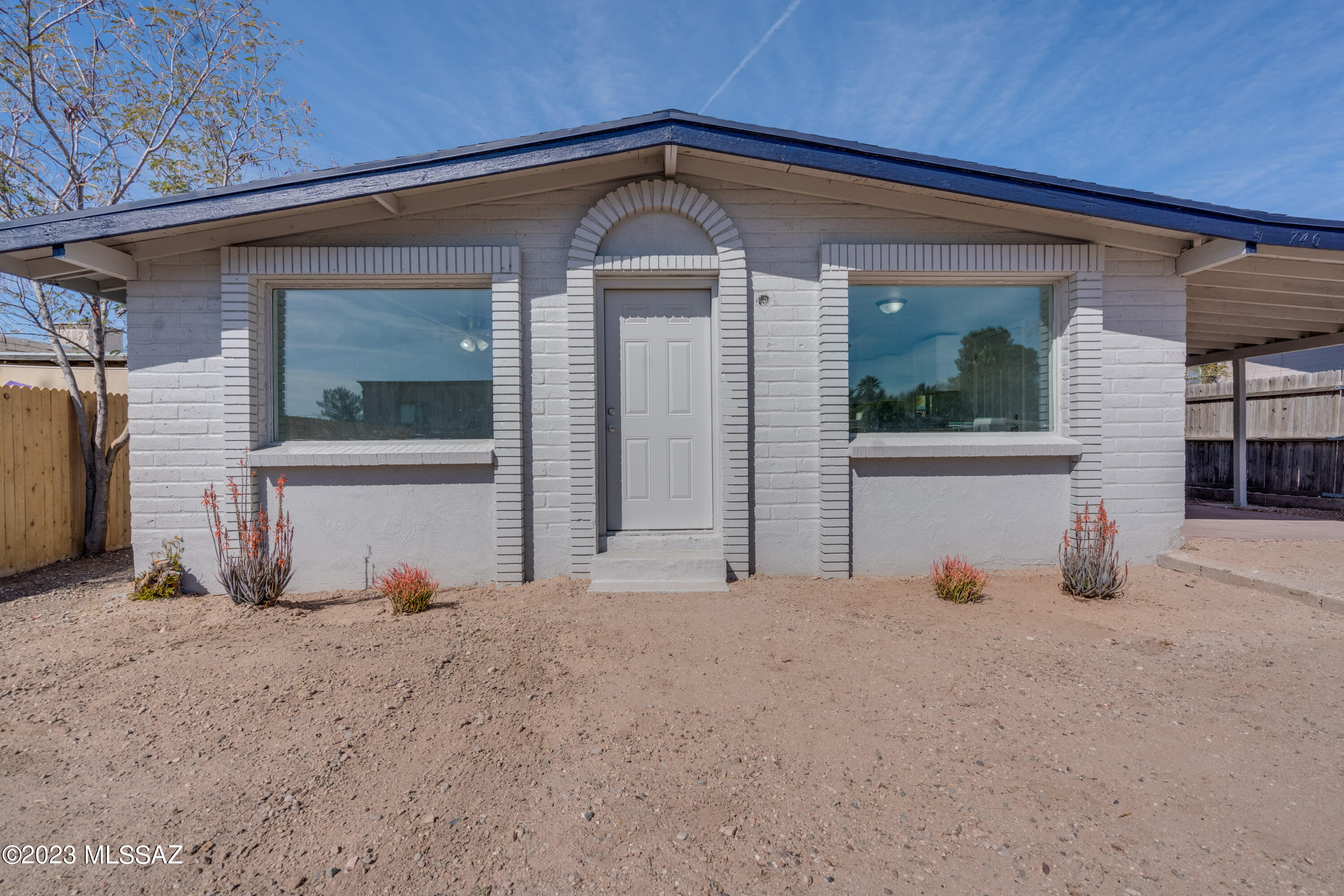 Miracle Mile Manor - Residential