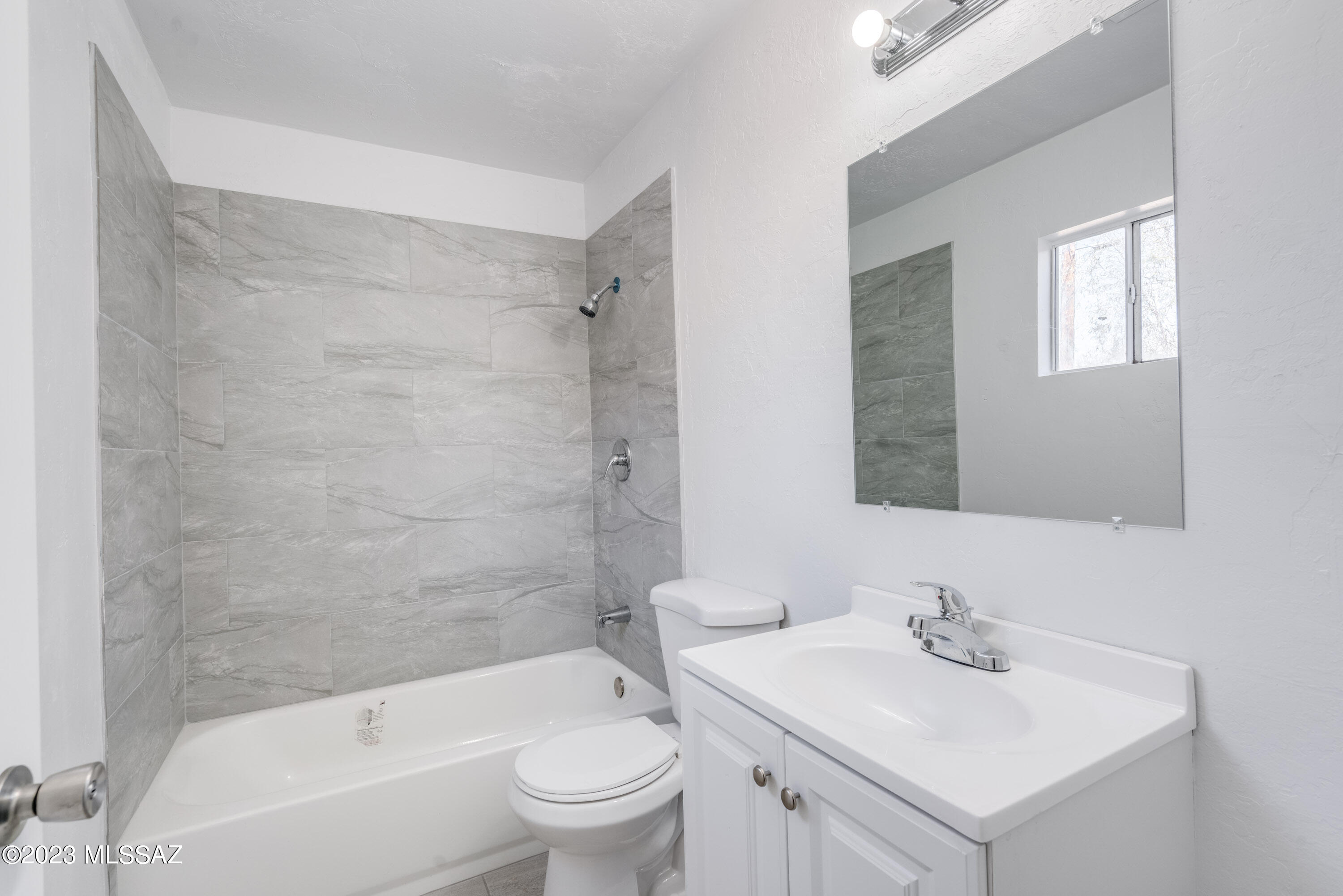 Miracle Mile Manor - Residential