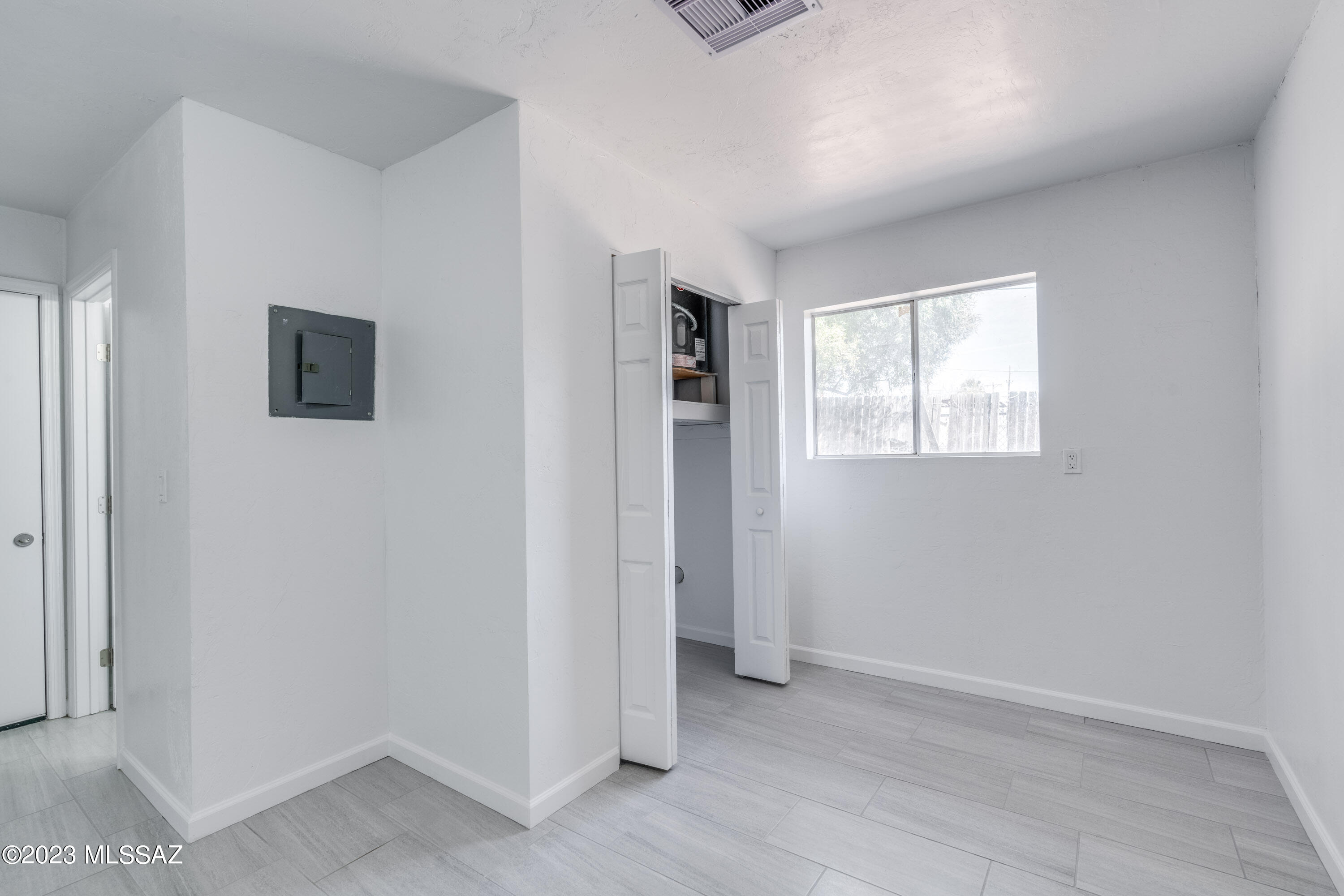 Miracle Mile Manor - Residential