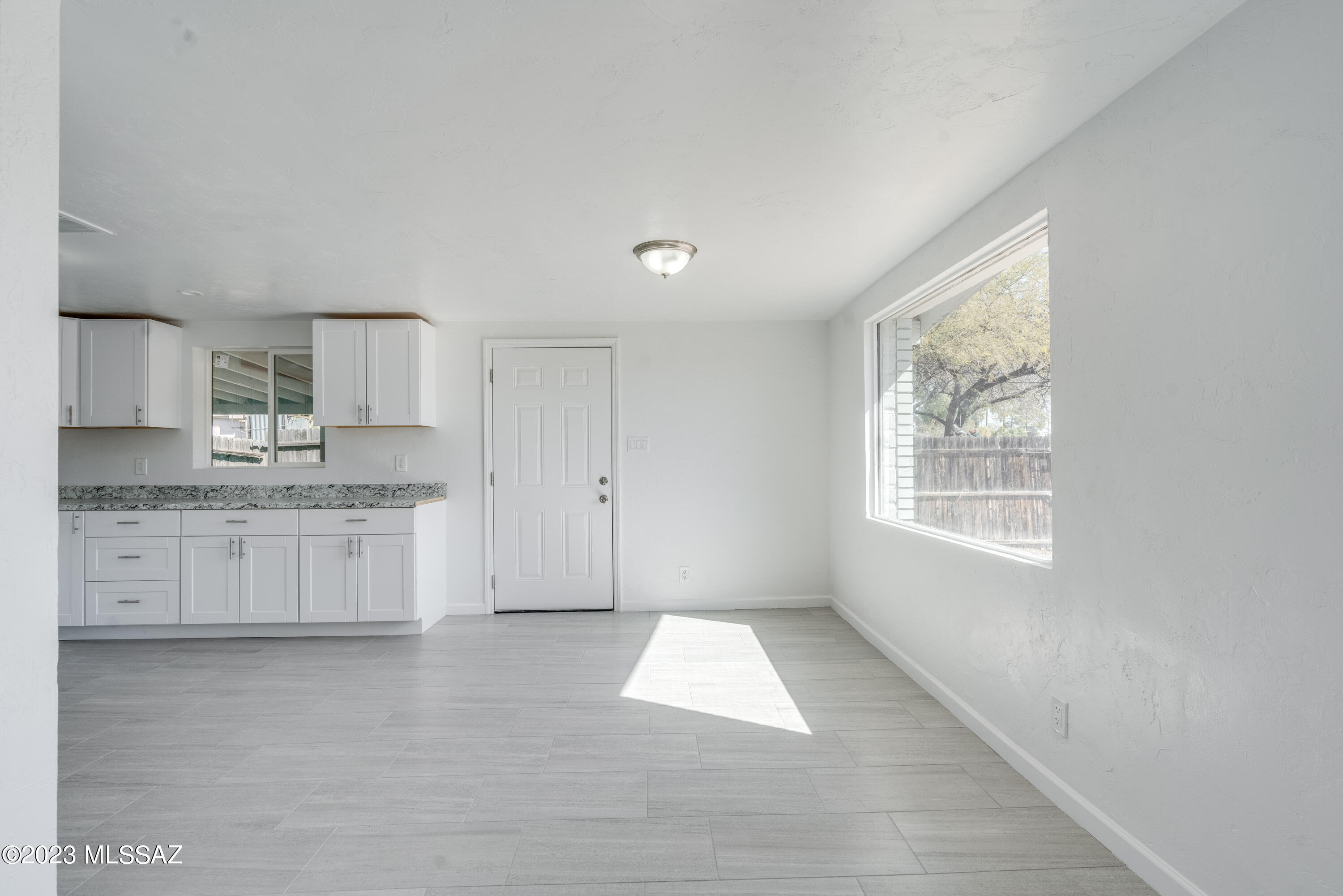 Miracle Mile Manor - Residential