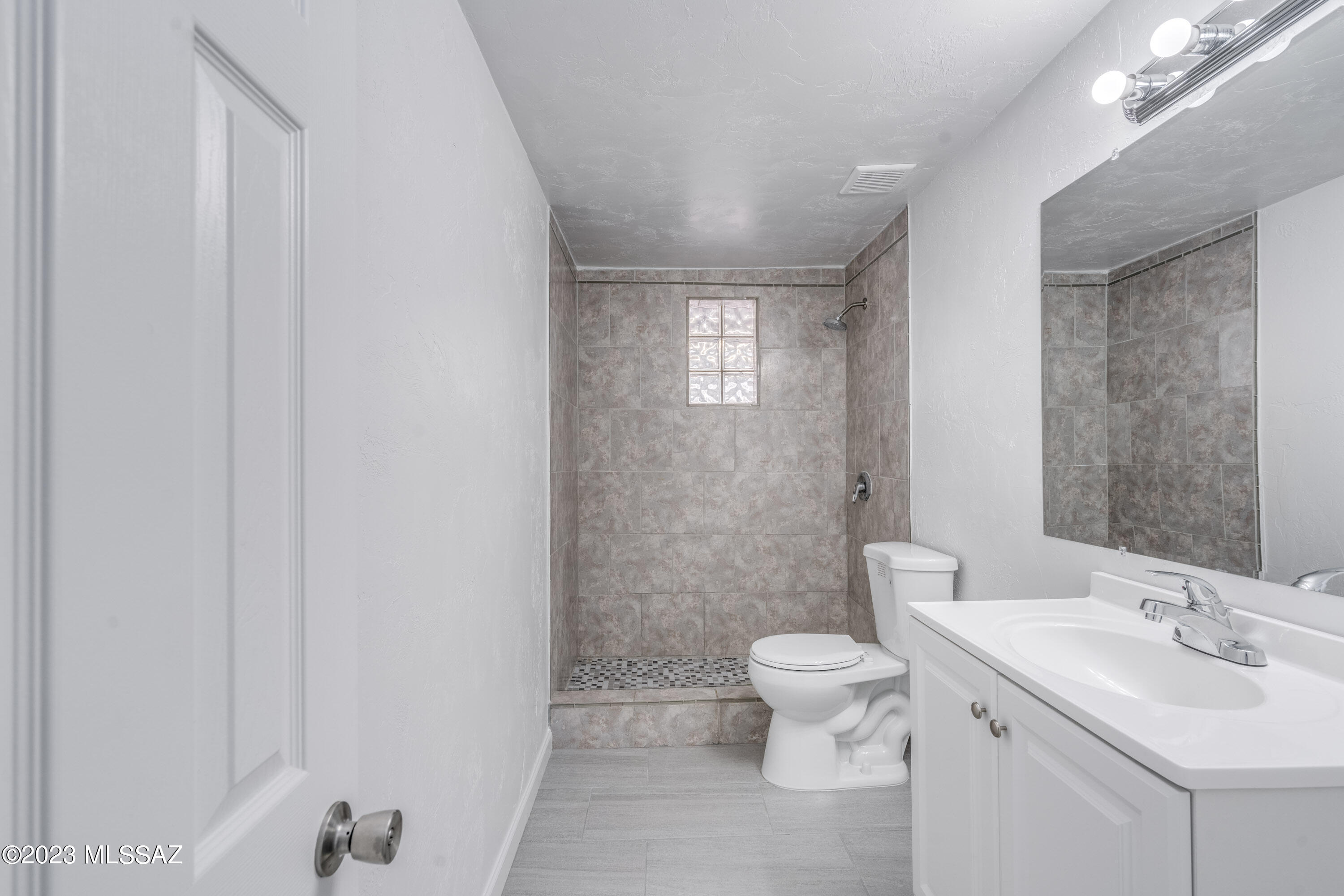 Miracle Mile Manor - Residential