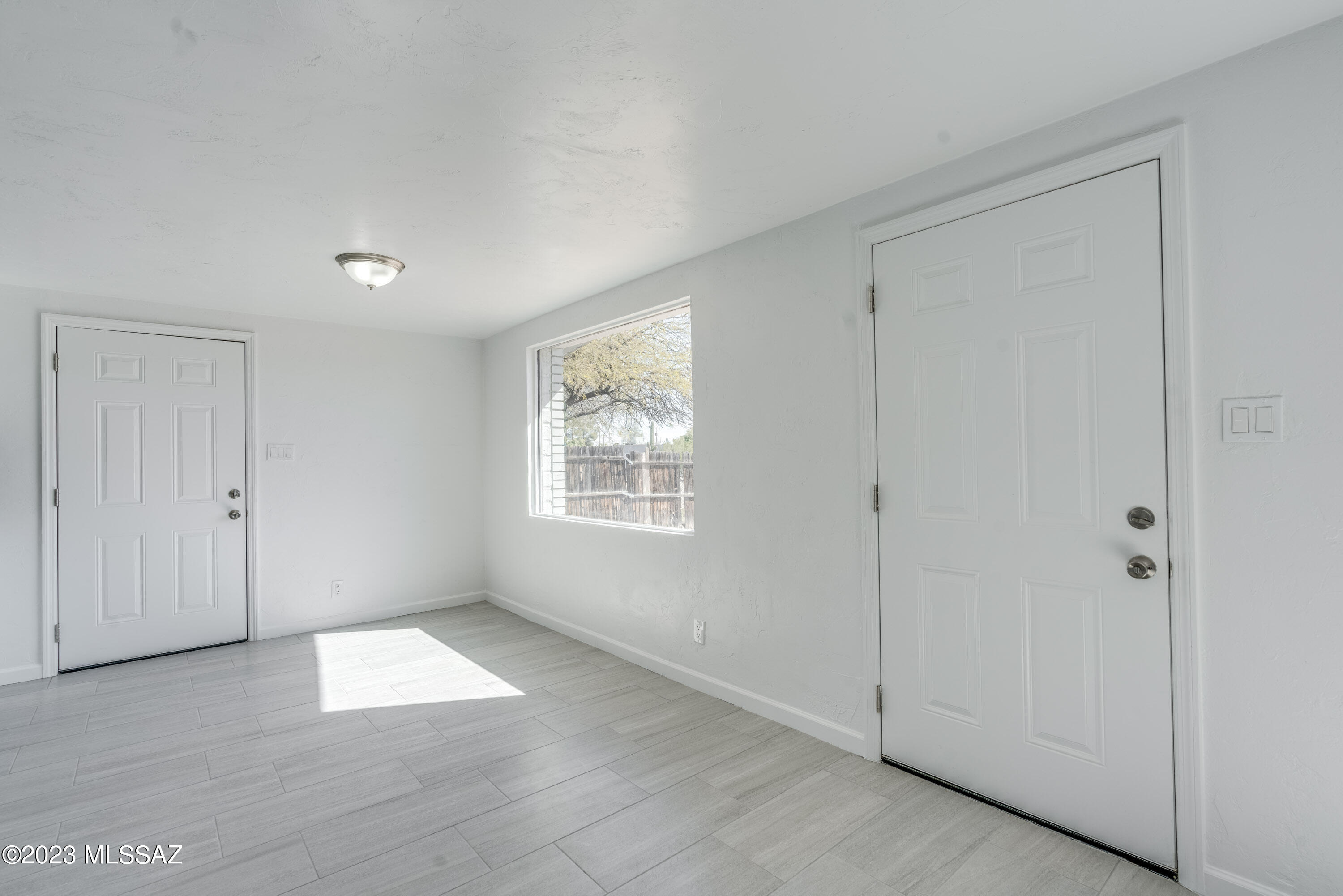 Miracle Mile Manor - Residential