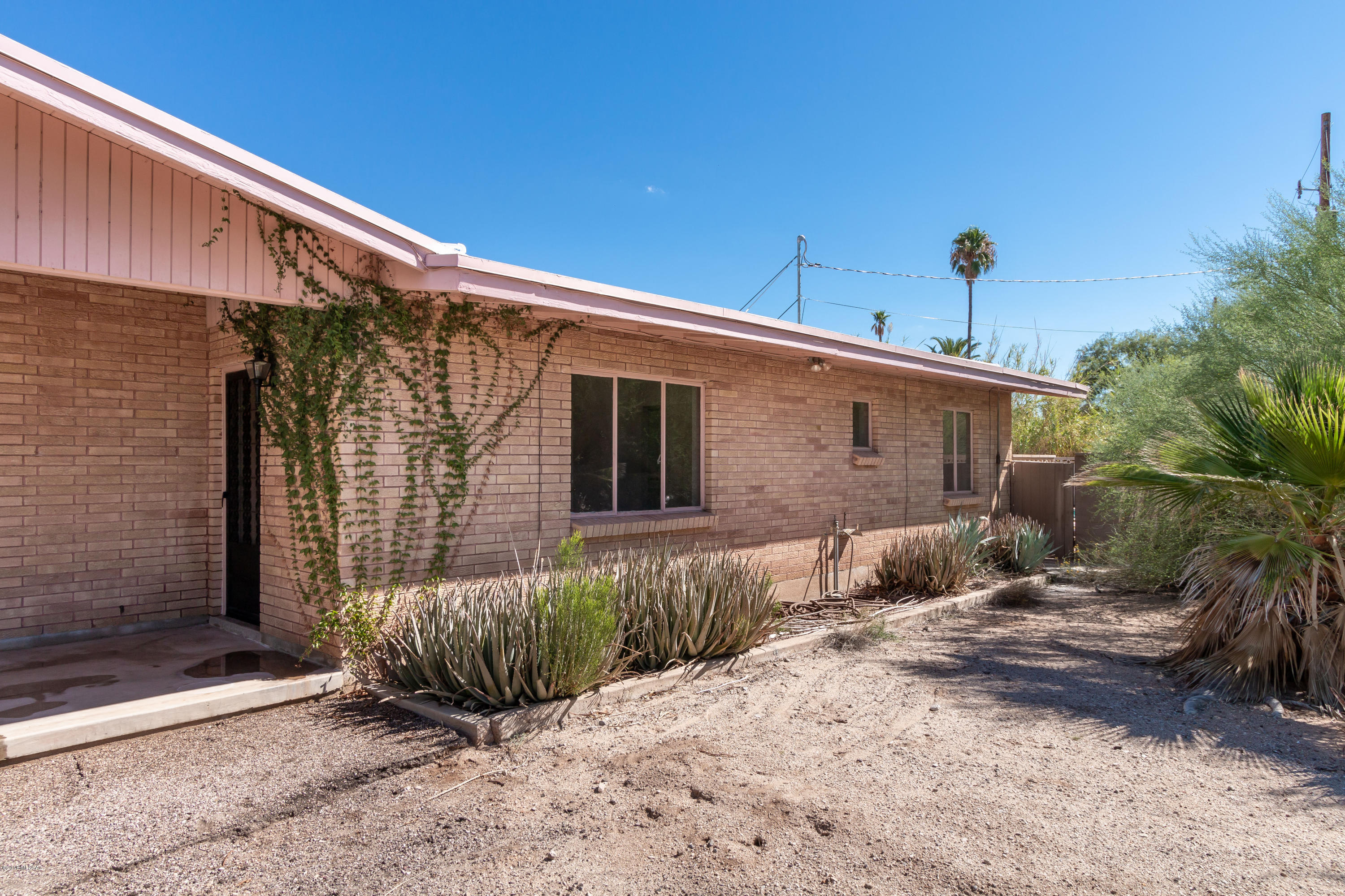 Los Arboles (1-20) - Residential