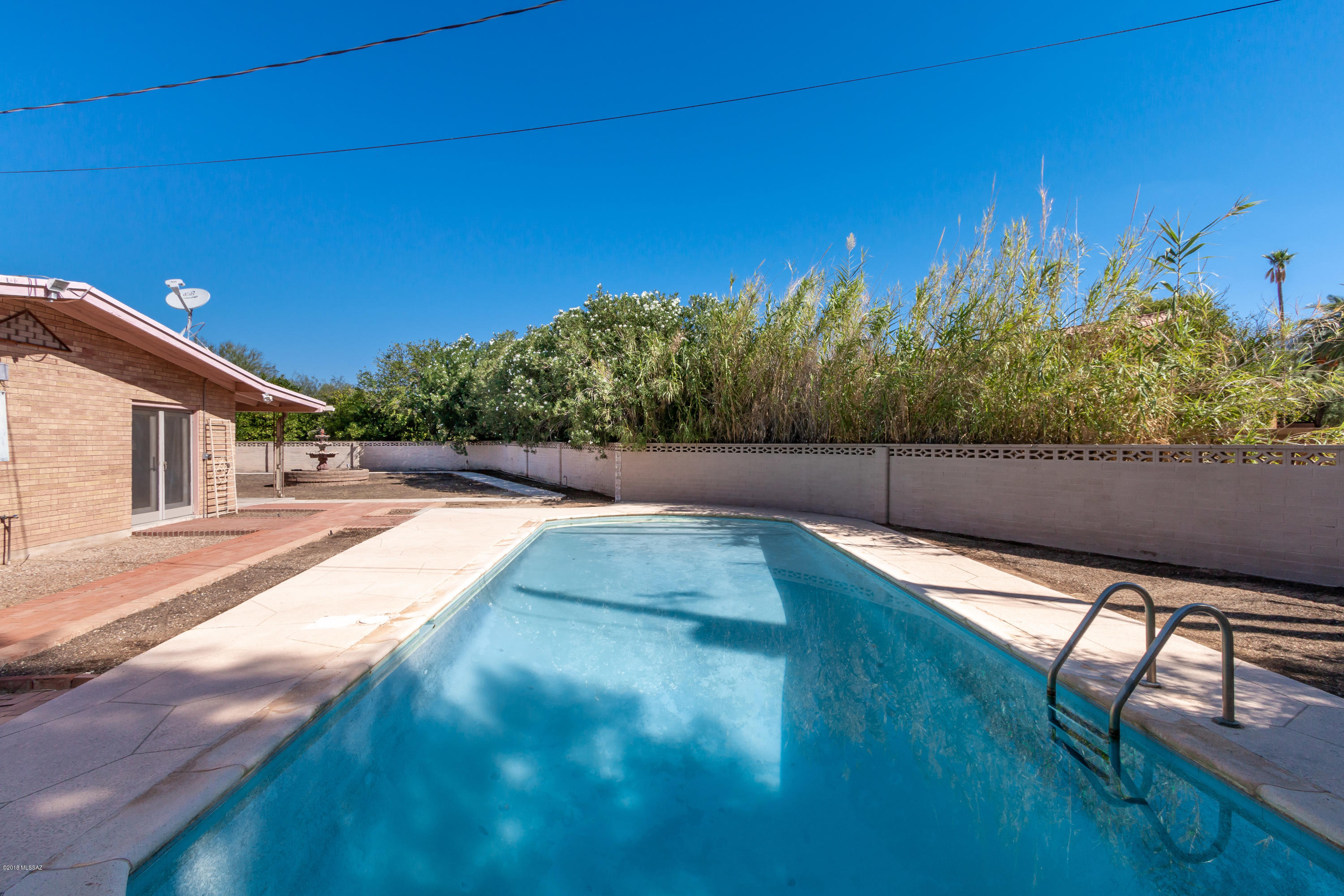 Los Arboles (1-20) - Residential