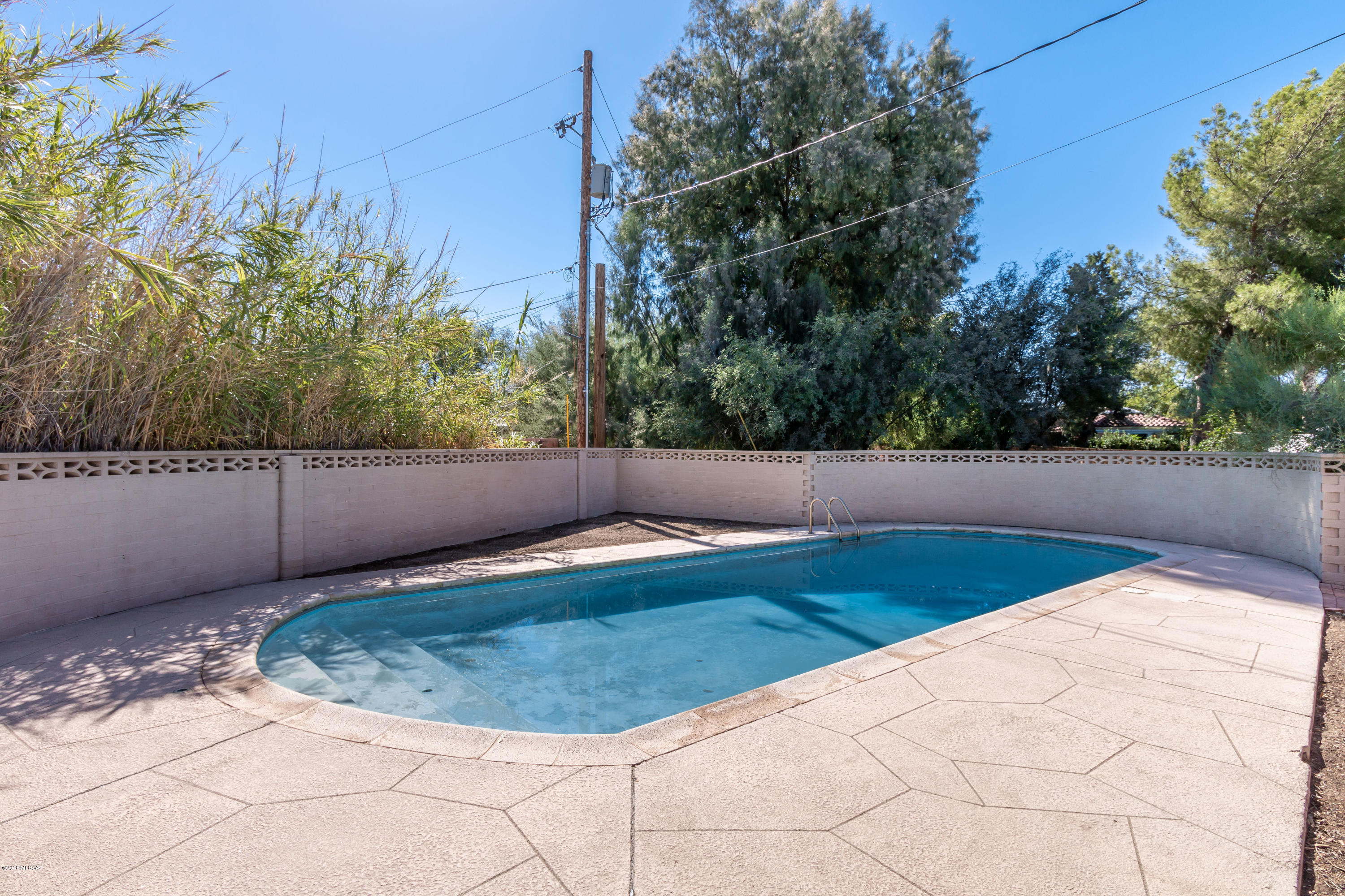 Los Arboles (1-20) - Residential