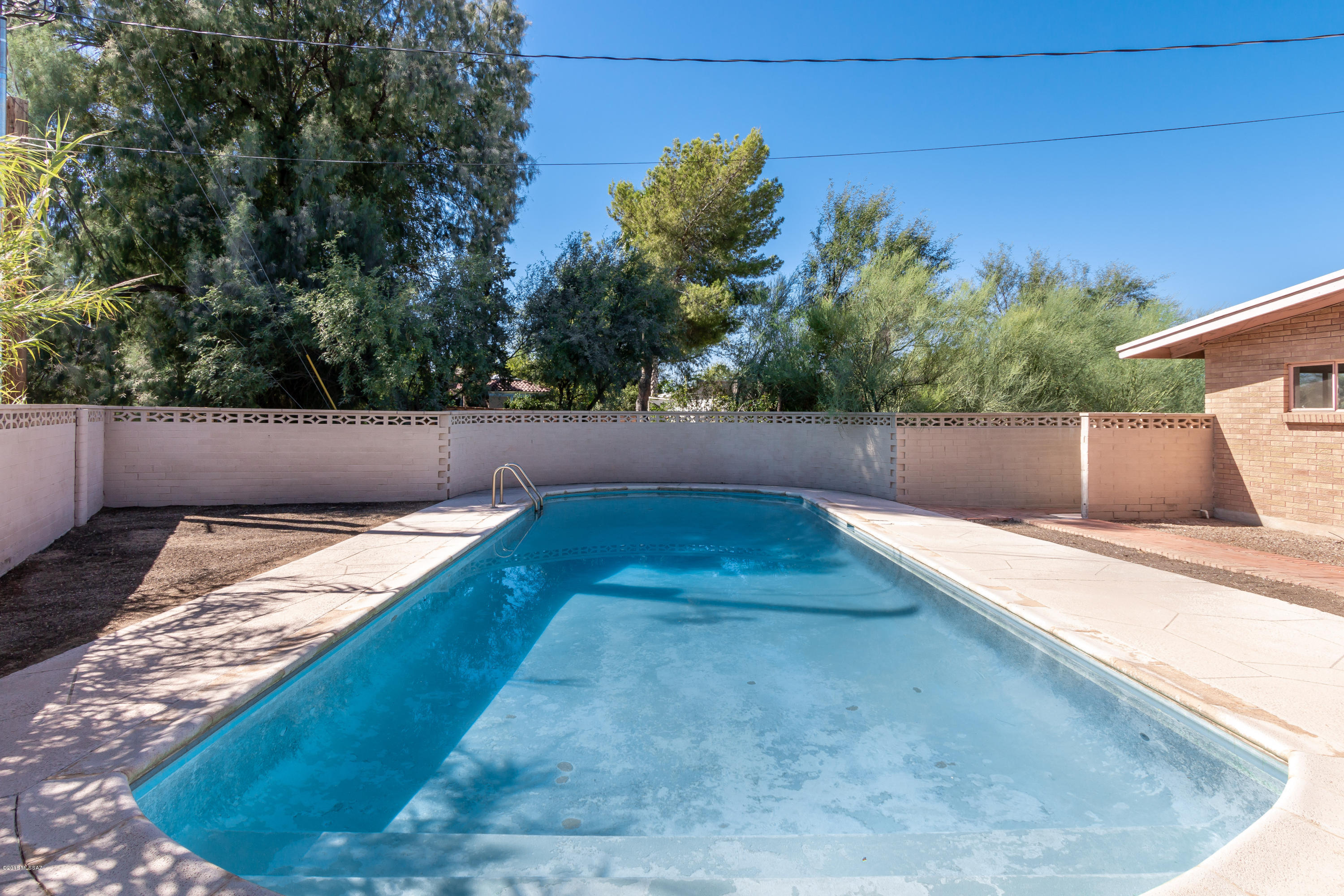 Los Arboles (1-20) - Residential