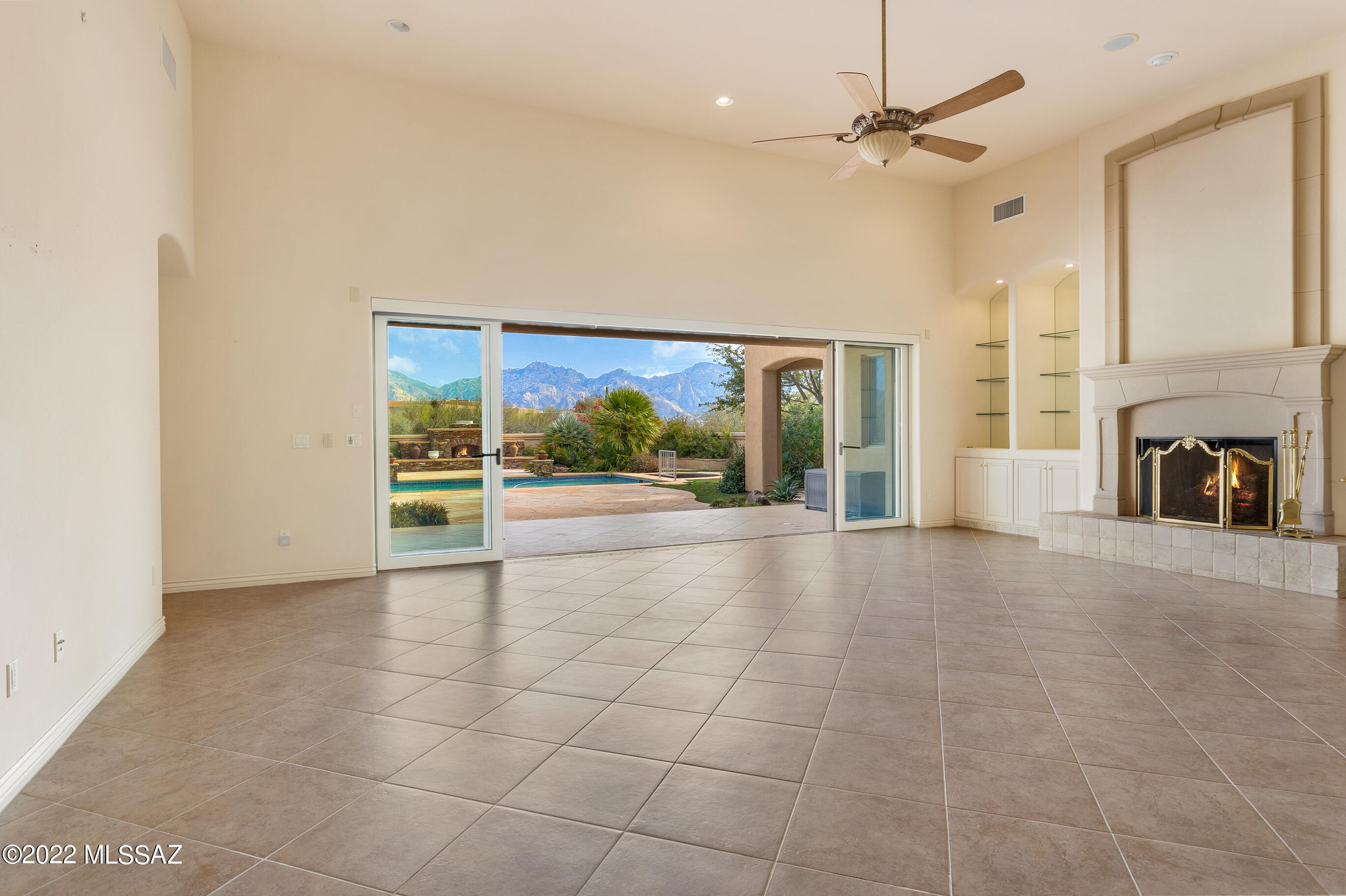 Honey Bee Ridge(The Estates At) - Residential