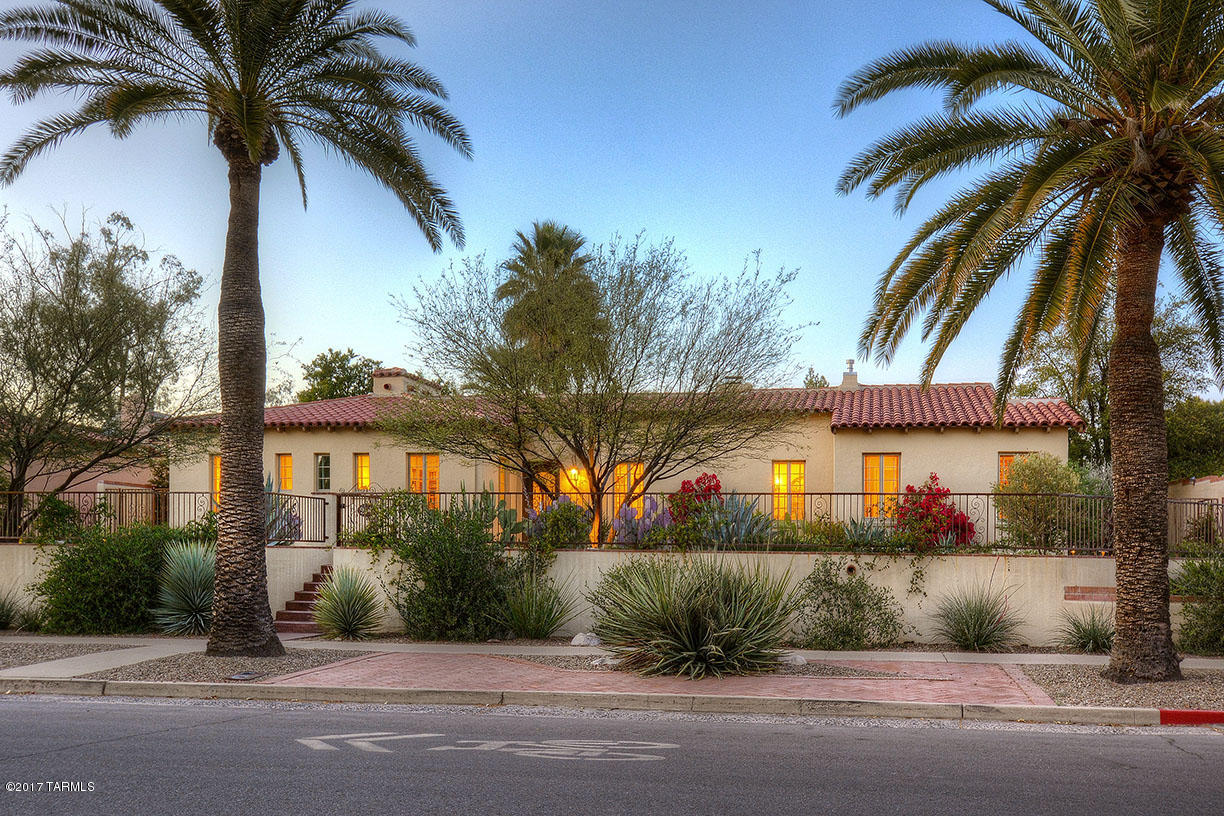 University Manor - Residential