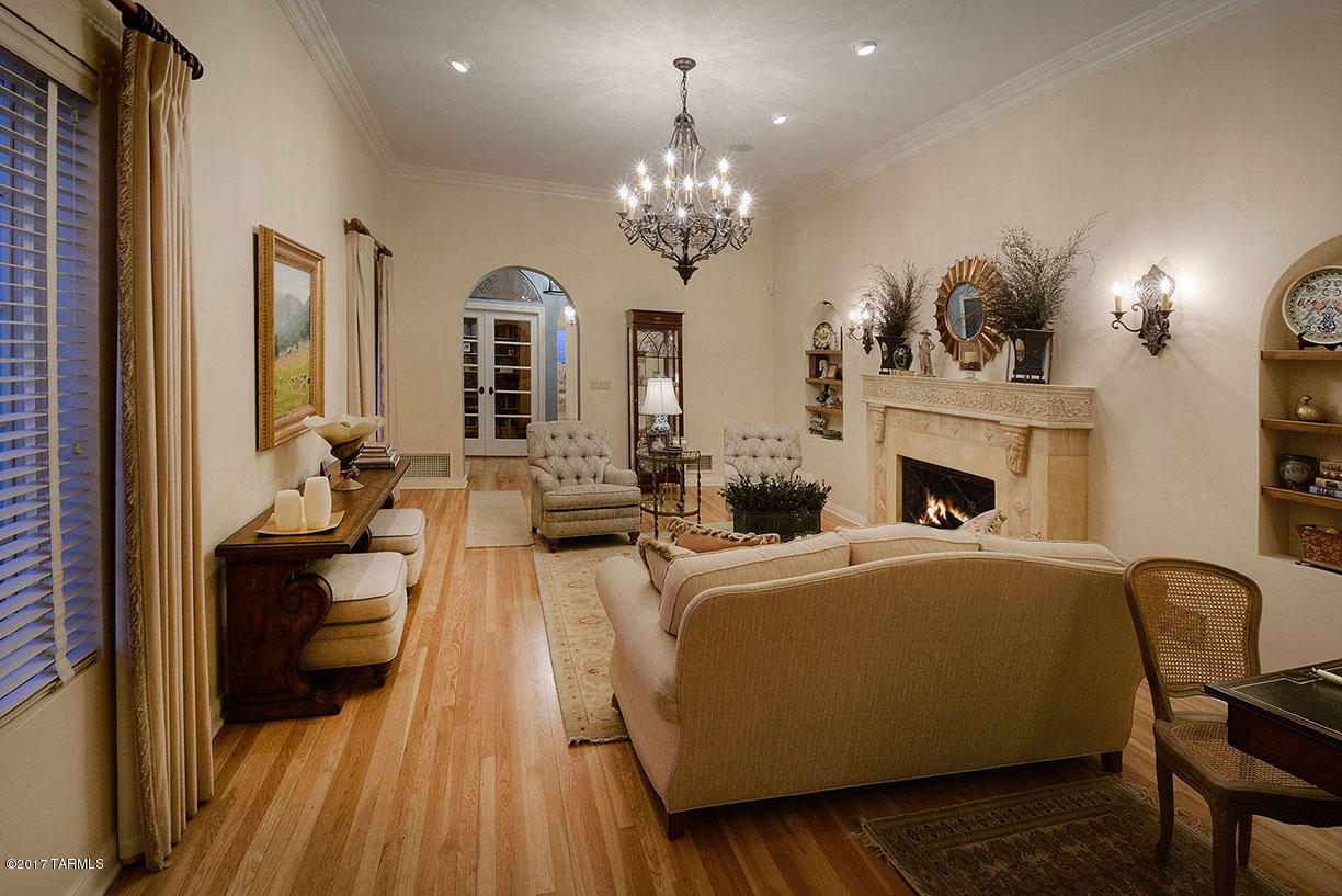 University Manor - Residential