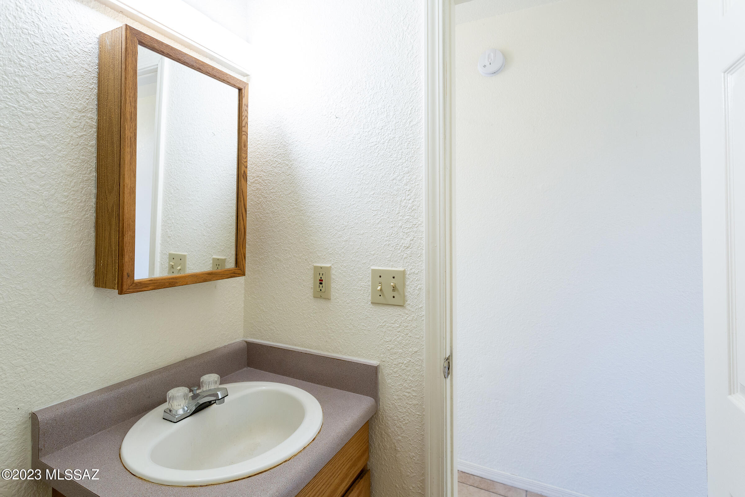 Rio Rico Ranchettes 18 - Residential Lease