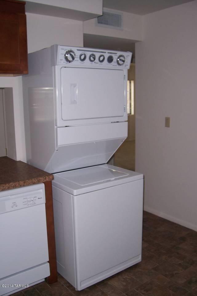 Columbus Park Condominiums (1-60) - Residential Lease