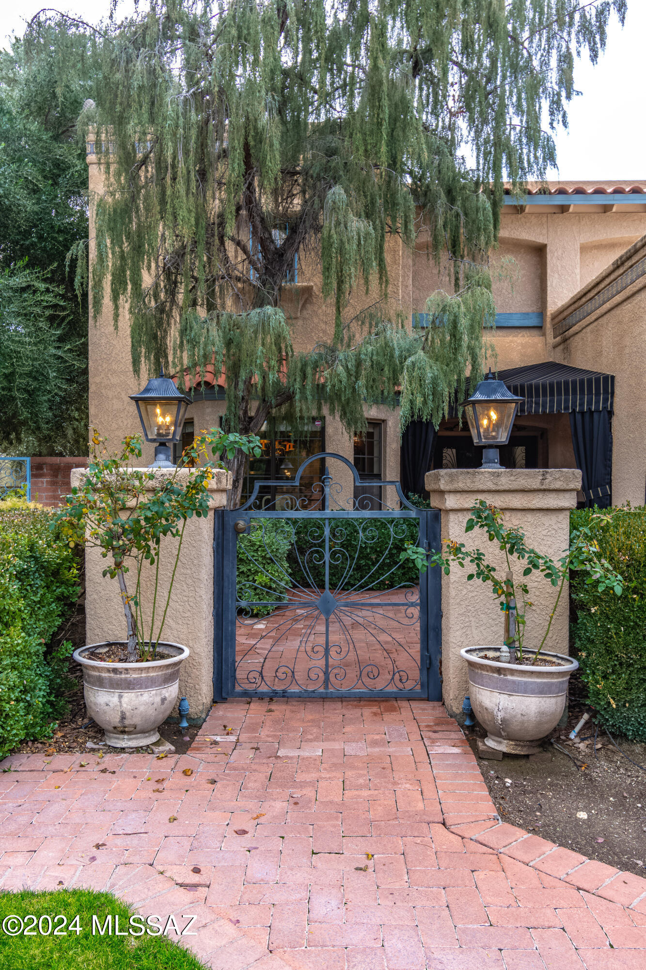 Riverbend - Sabino Canyon Road  (1-97) - Residential