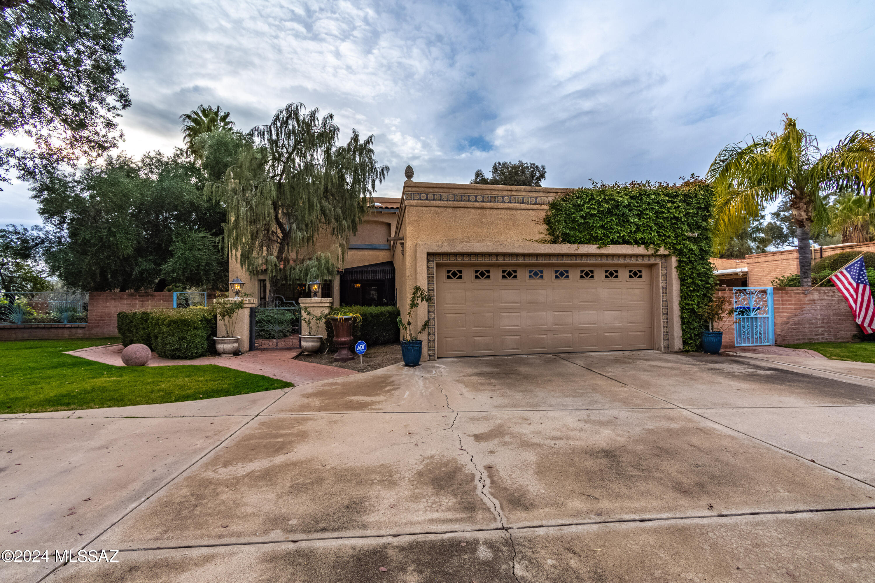 Riverbend - Sabino Canyon Road  (1-97) - Residential