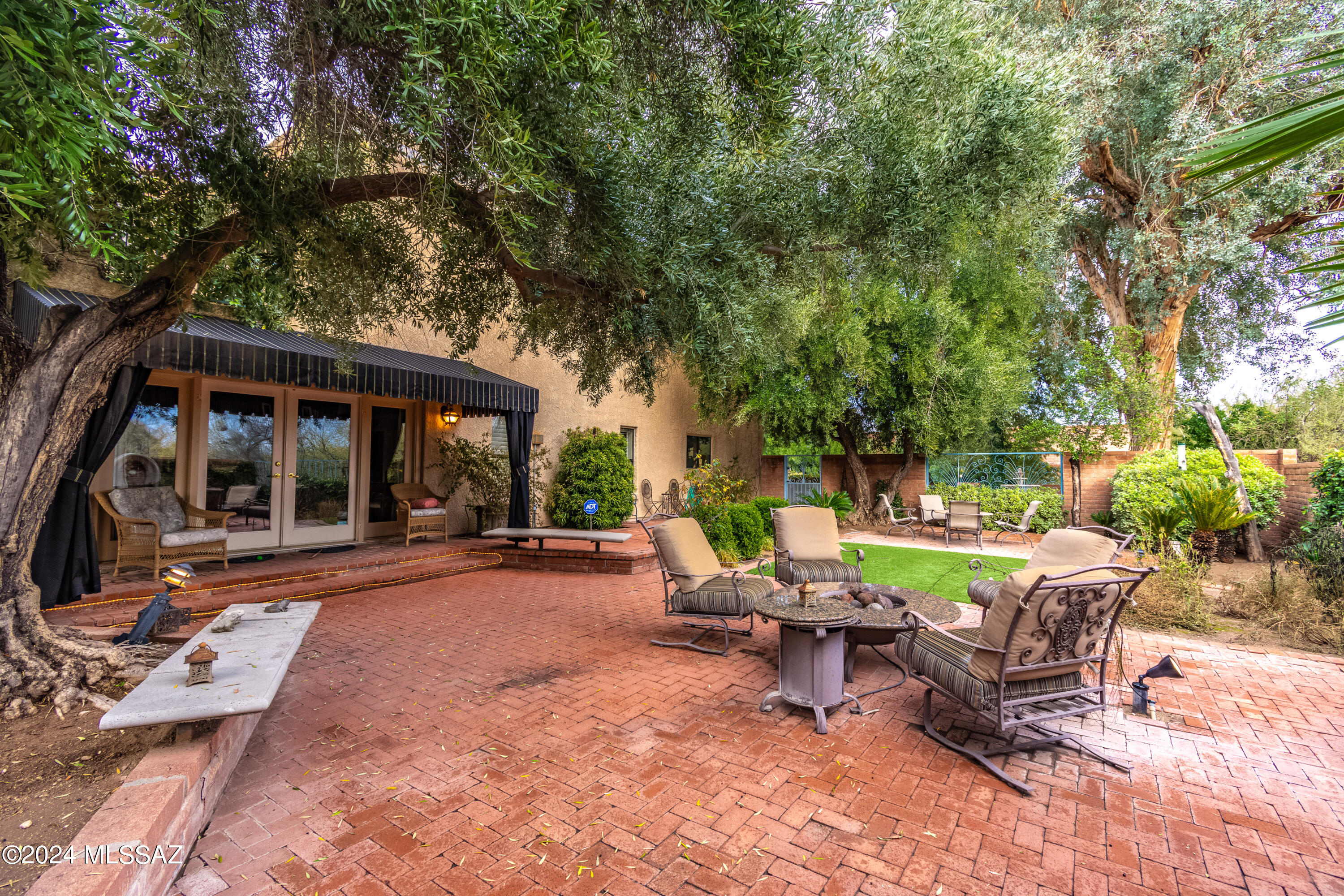 Riverbend - Sabino Canyon Road  (1-97) - Residential