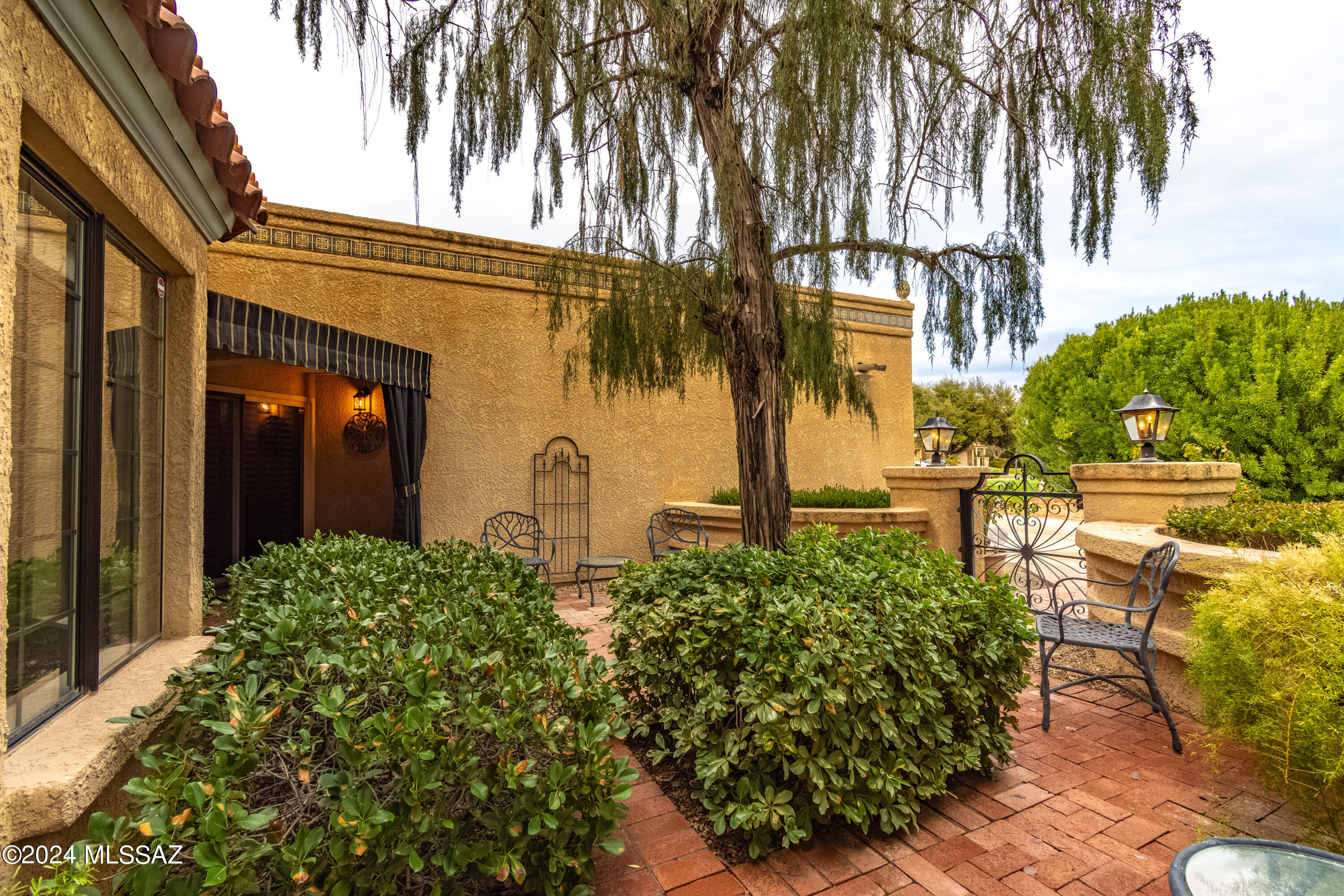 Riverbend - Sabino Canyon Road  (1-97) - Residential