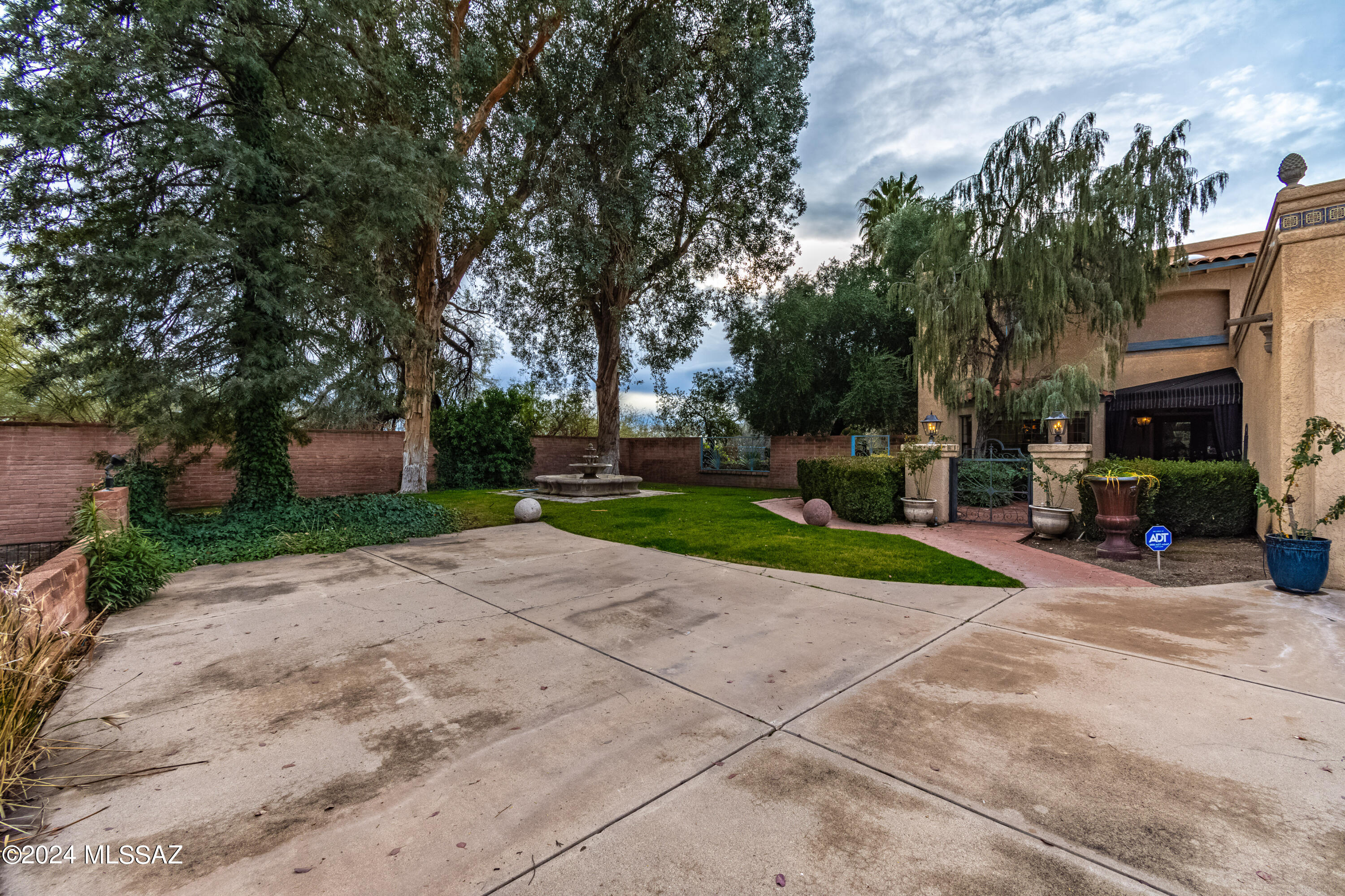 Riverbend - Sabino Canyon Road  (1-97) - Residential