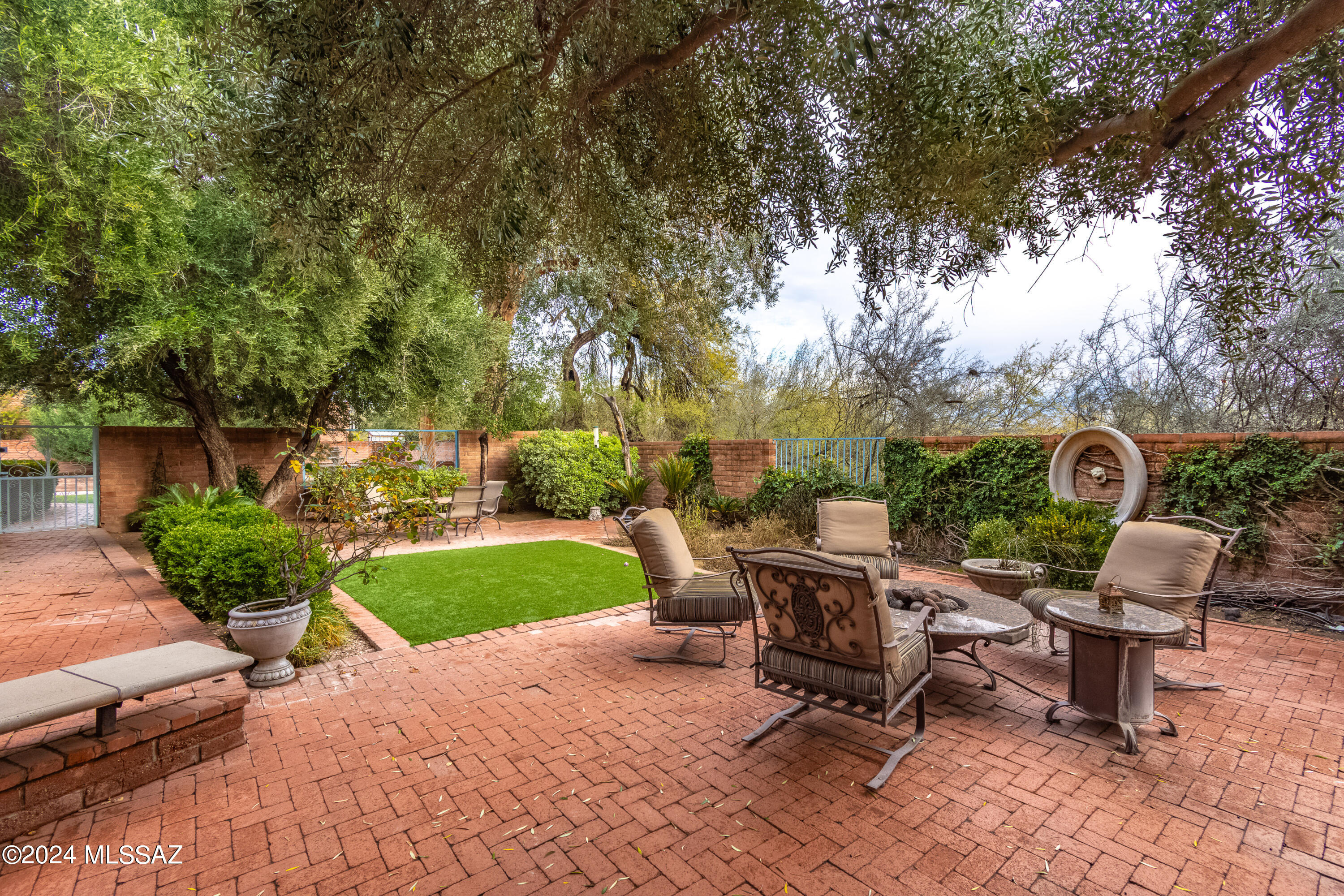 Riverbend - Sabino Canyon Road  (1-97) - Residential